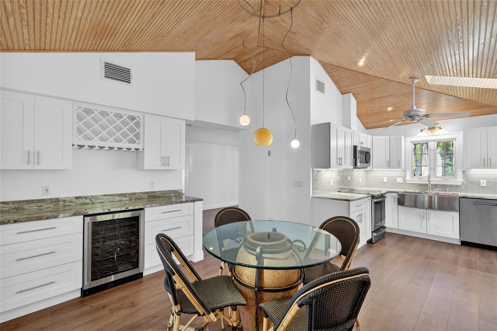 LONGBEACH ON LONGBOAT KEY - Residential