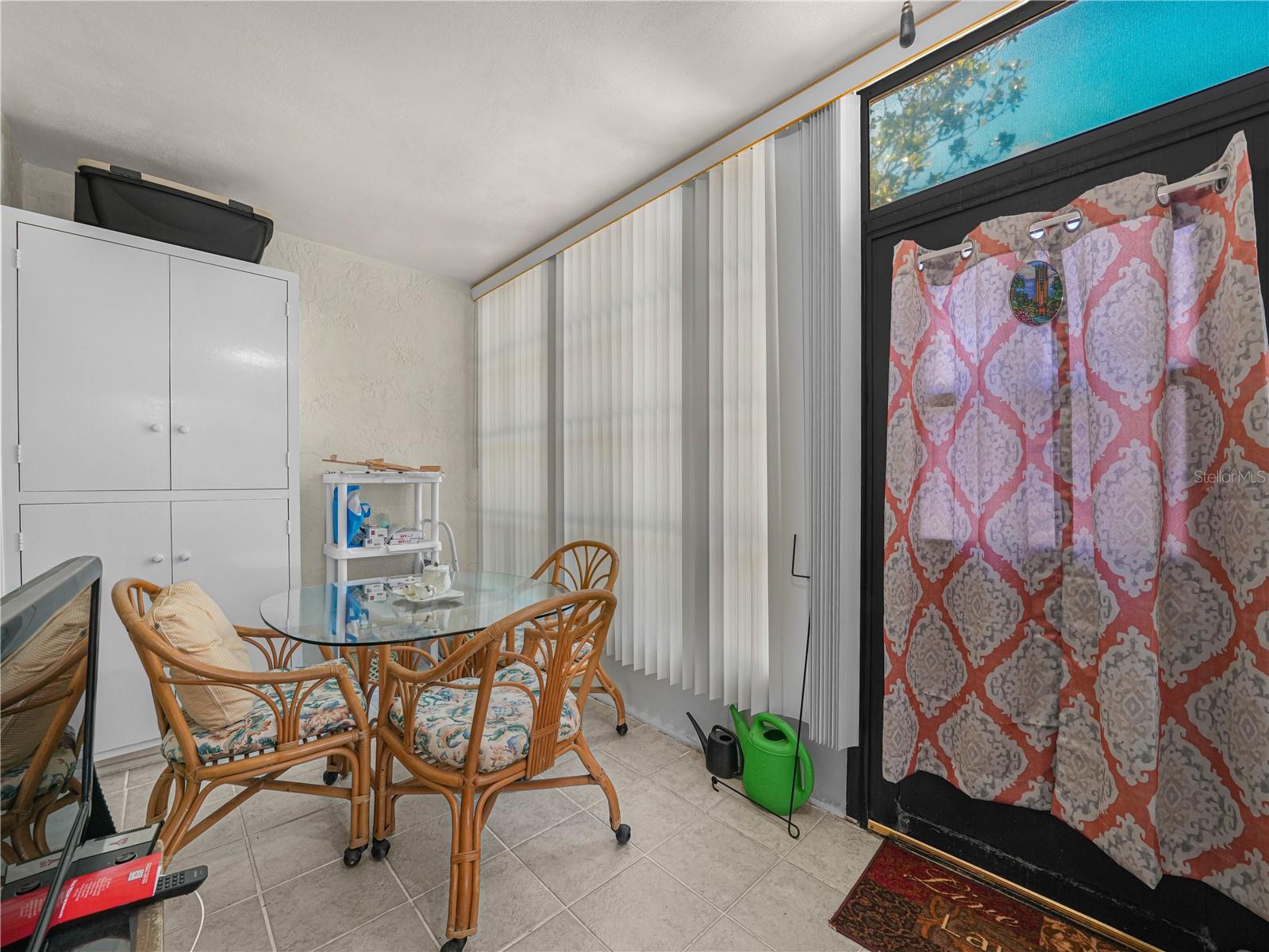 LA CASA CONDO - Residential