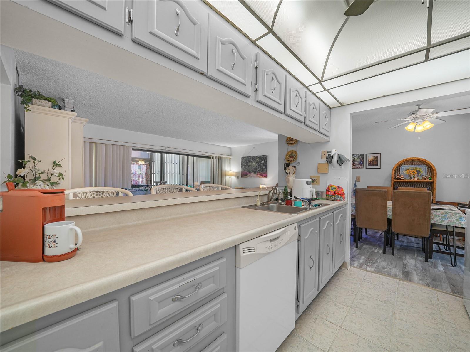 LA CASA CONDO - Residential