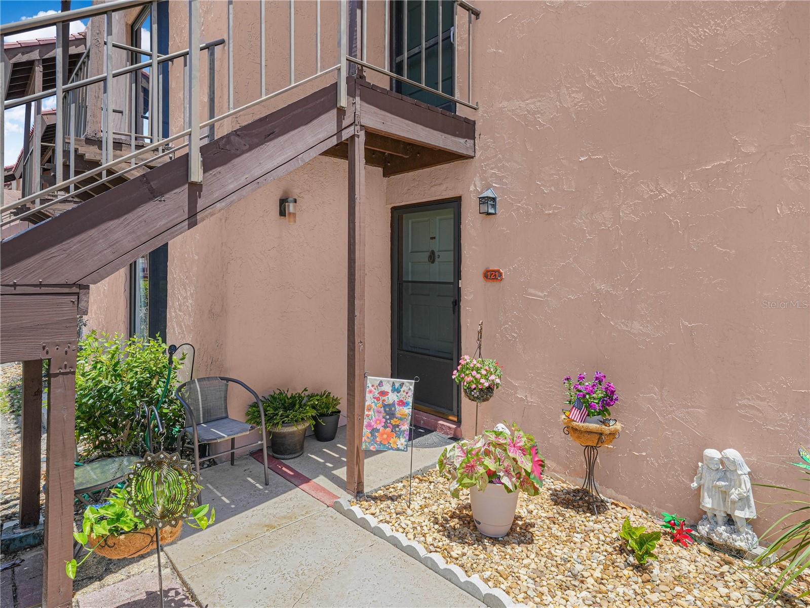 LA CASA CONDO - Residential