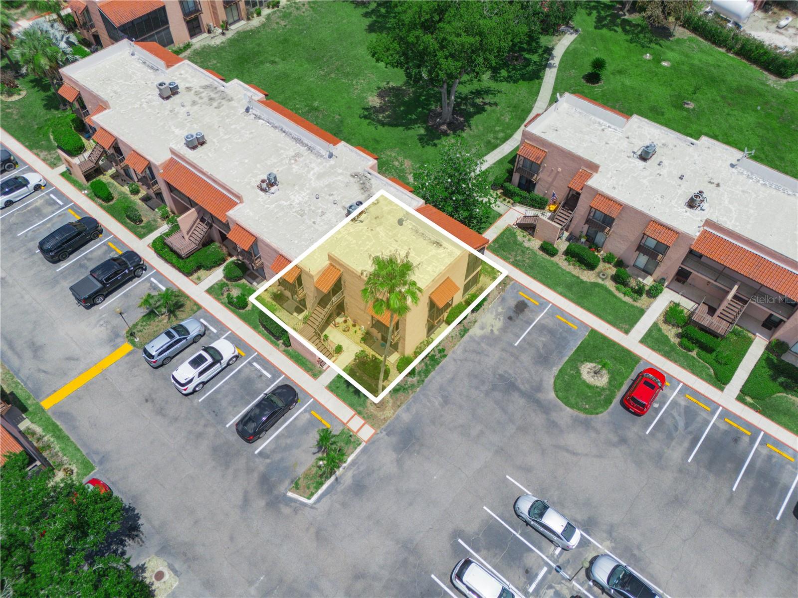 LA CASA CONDO - Residential