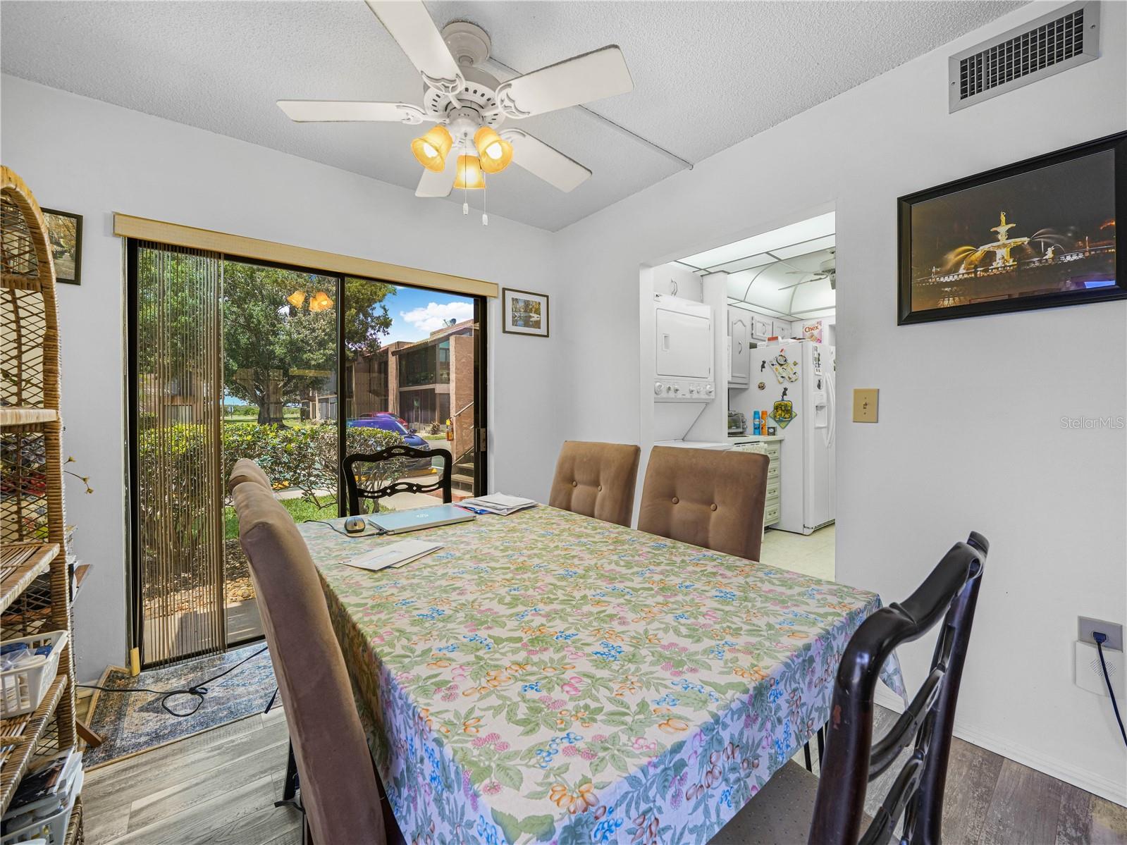 LA CASA CONDO - Residential