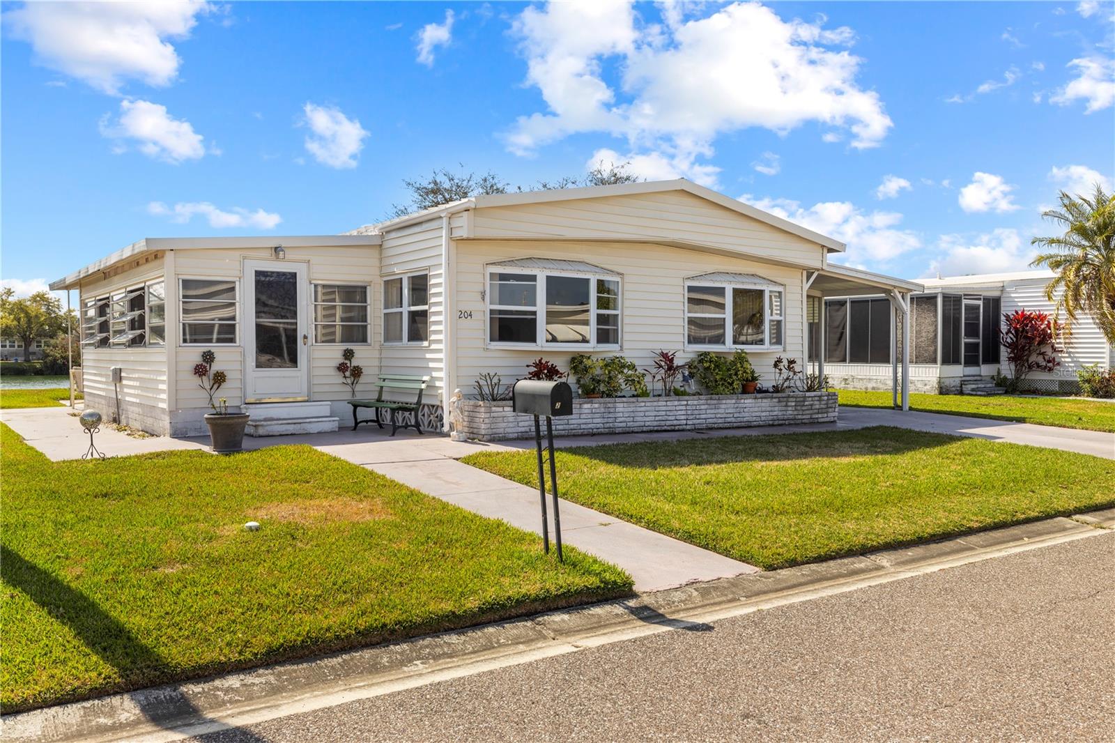 CASA LOMA MOBILEHOME - Residential