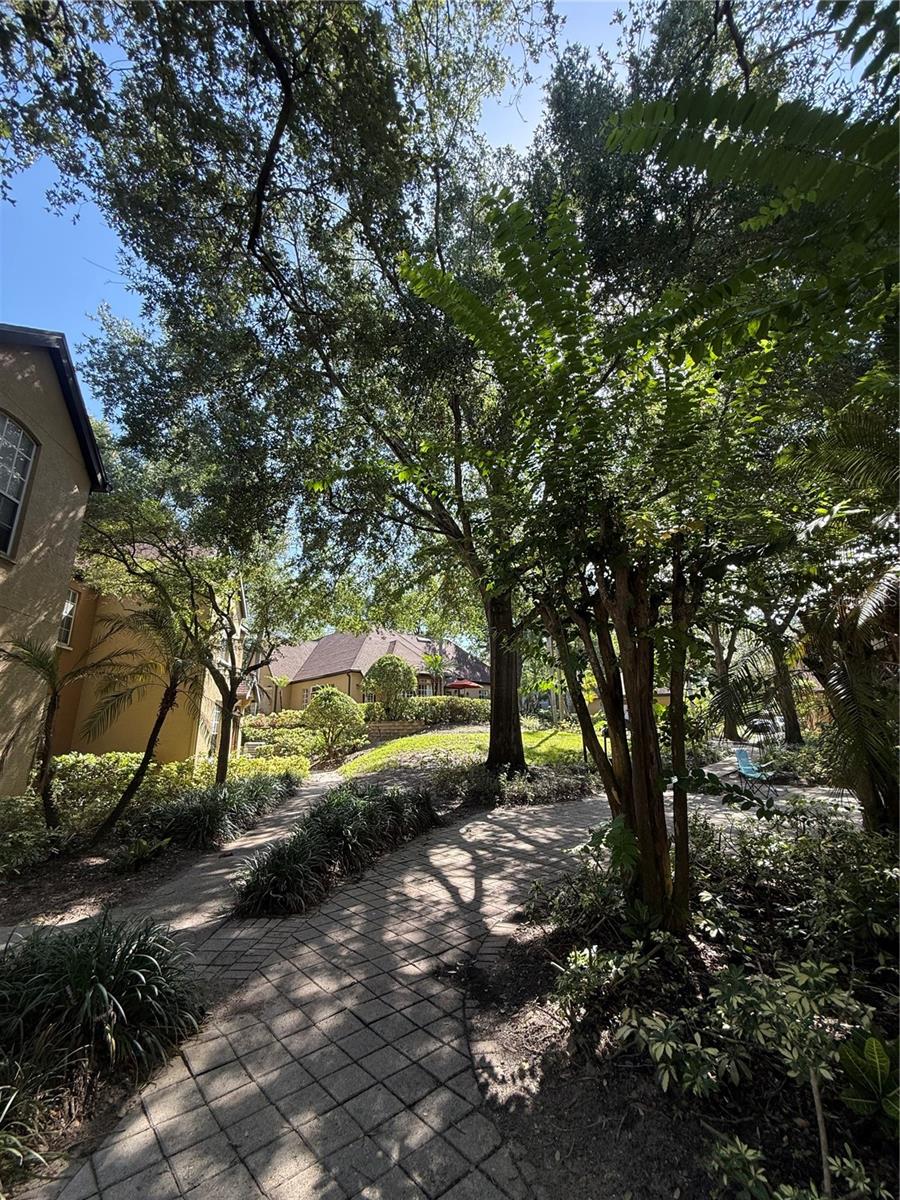 AZUR/METROWEST - Residential Lease