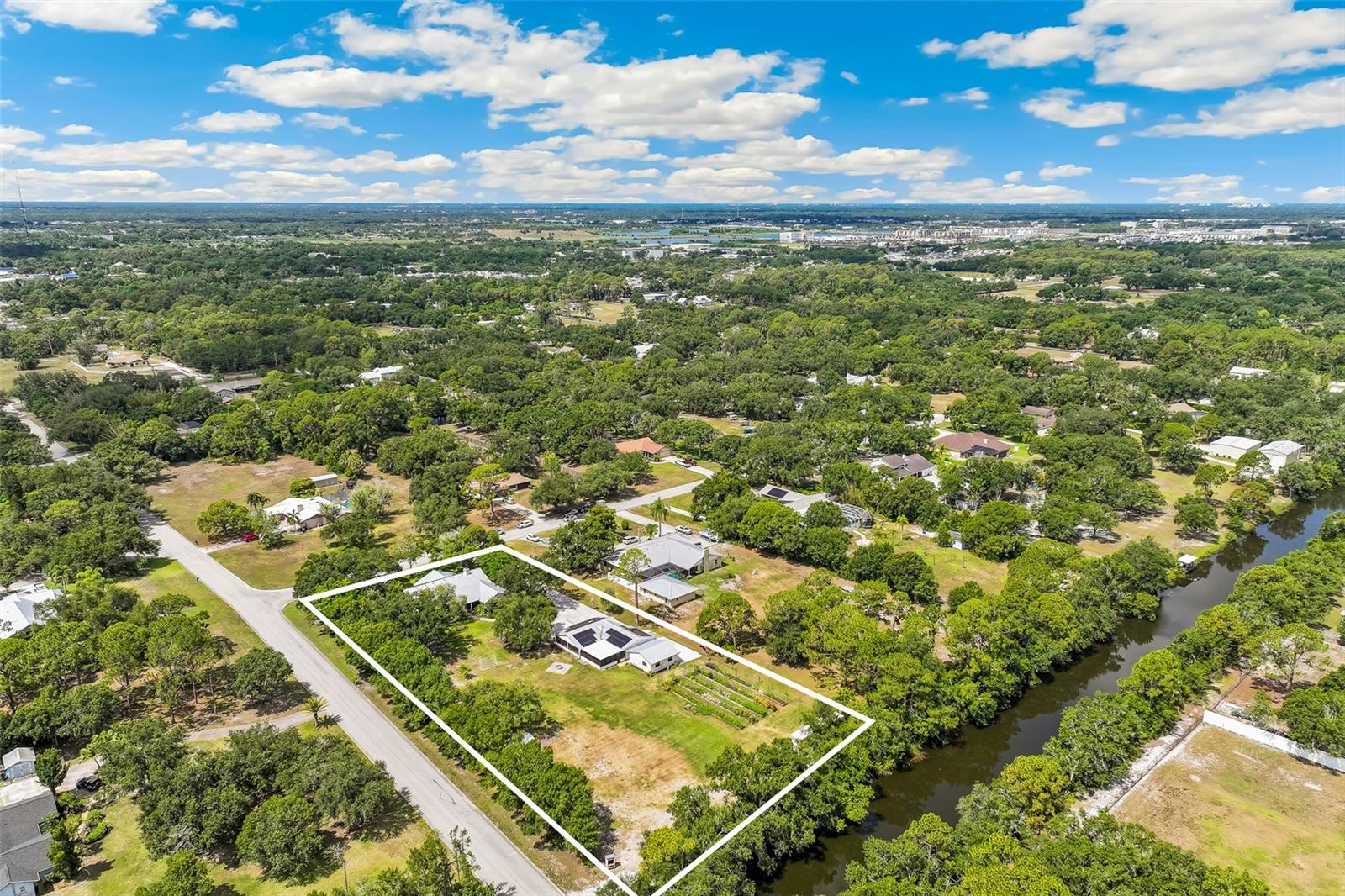 RACIMO RANCHES - Residential