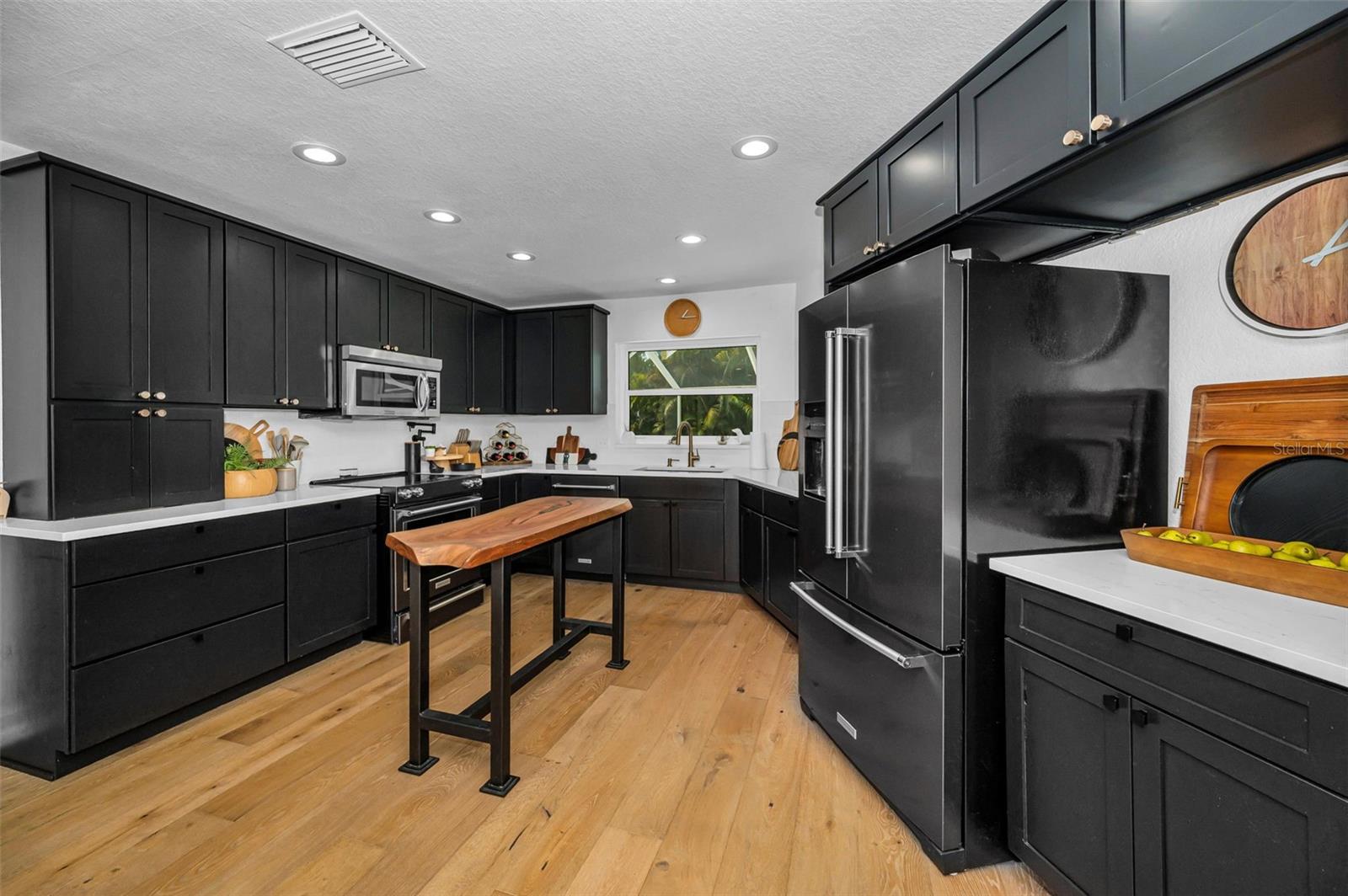 BAY HILLS 3RD ADD - Residential