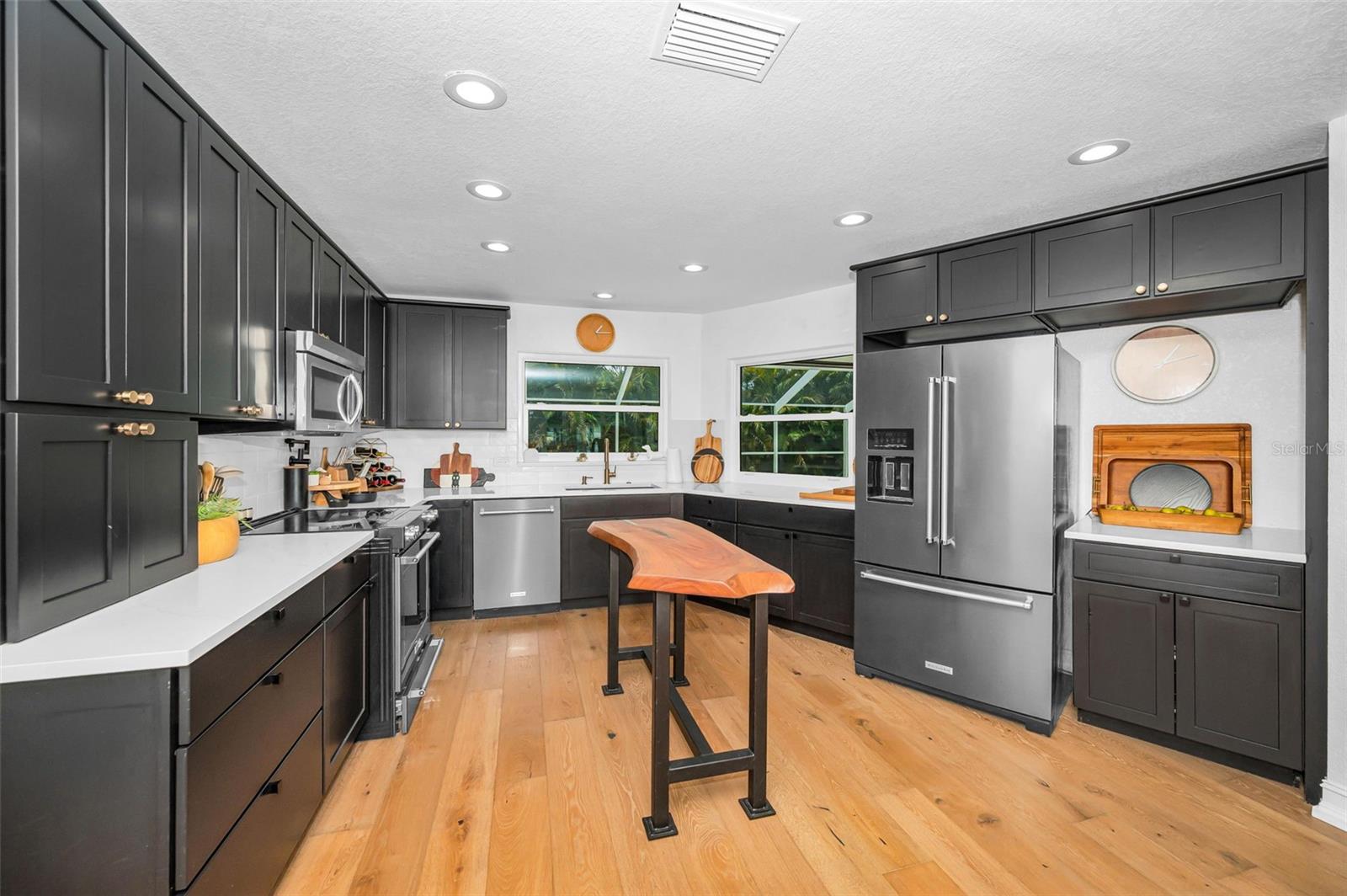 BAY HILLS 3RD ADD - Residential