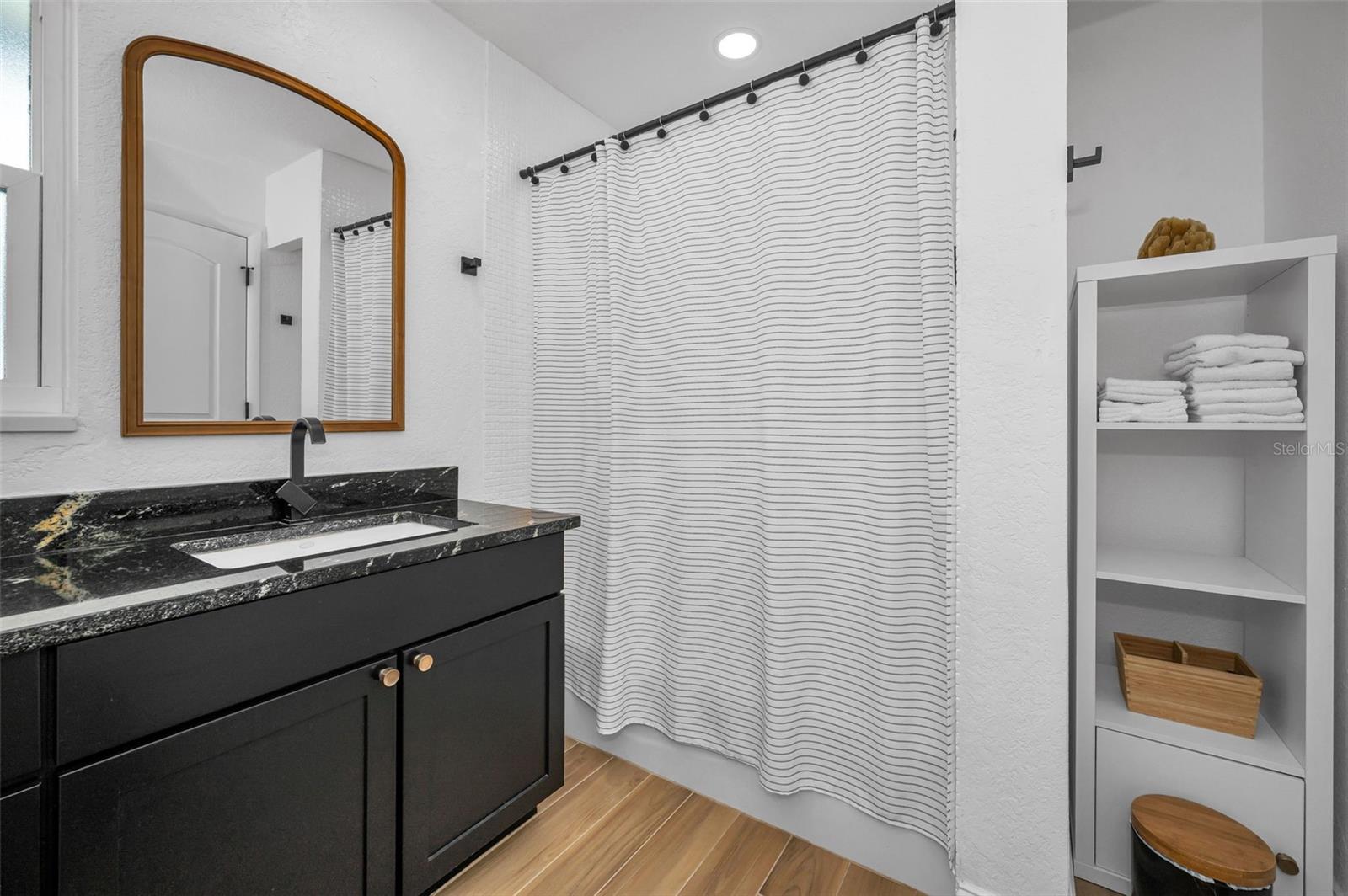 BAY HILLS 3RD ADD - Residential