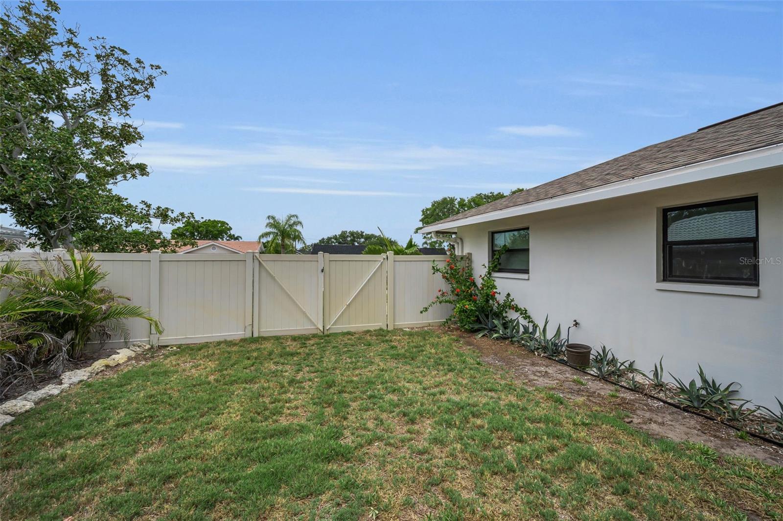 BAY HILLS 3RD ADD - Residential