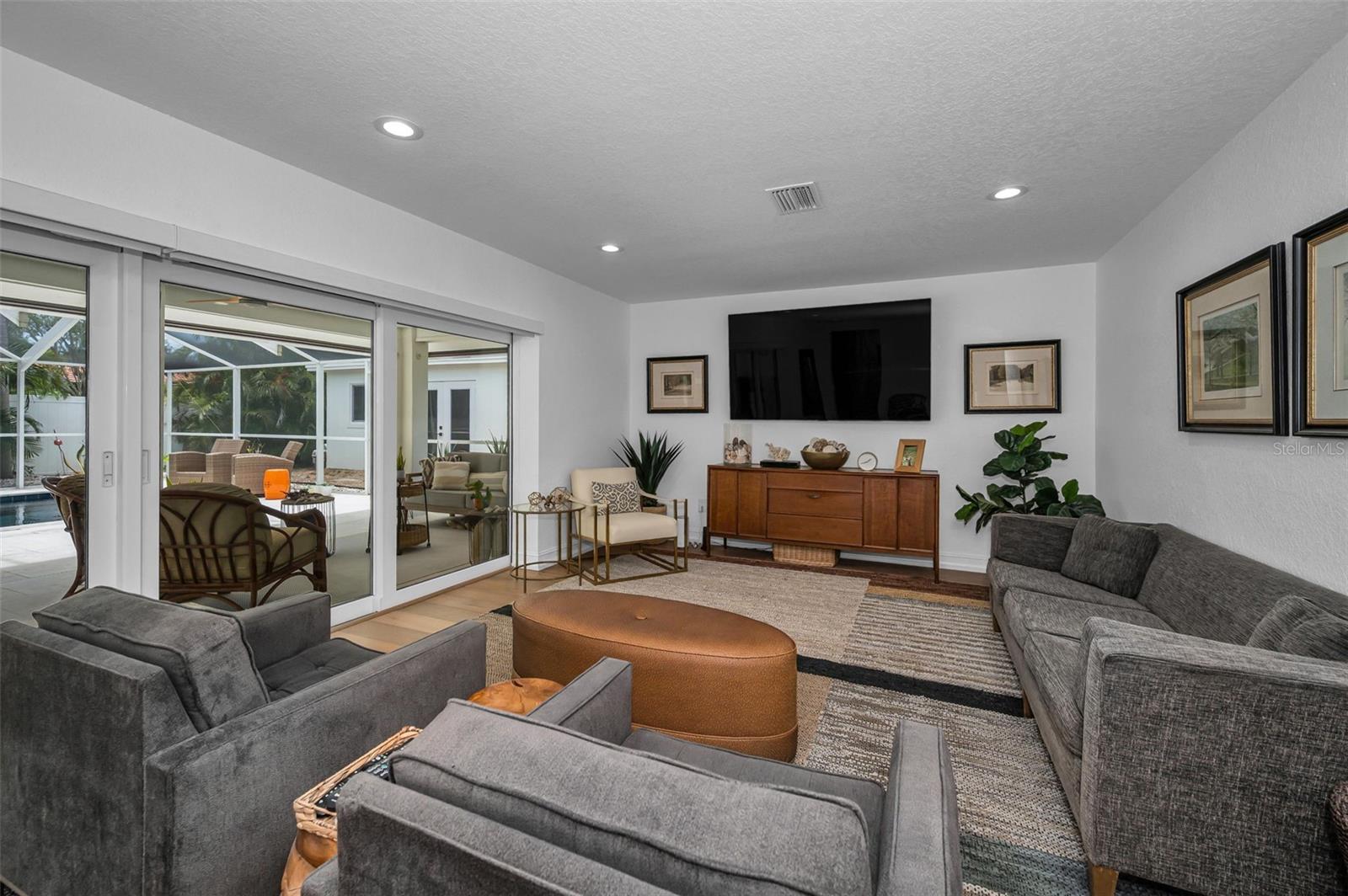 BAY HILLS 3RD ADD - Residential