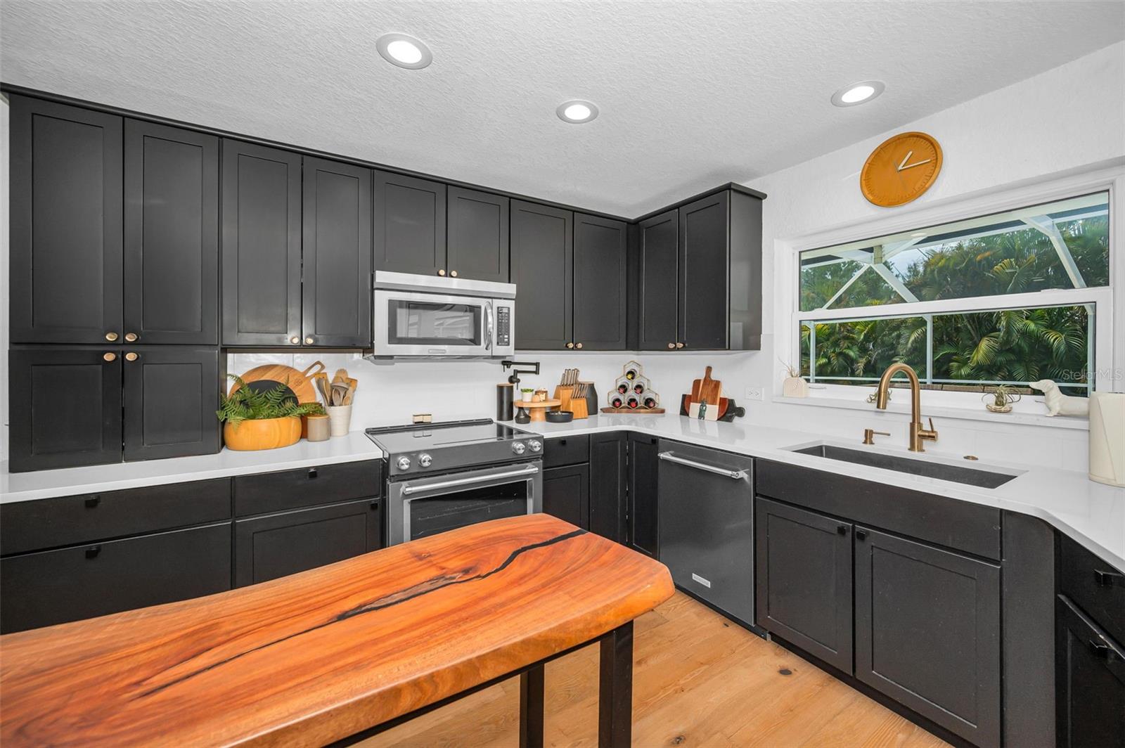 BAY HILLS 3RD ADD - Residential