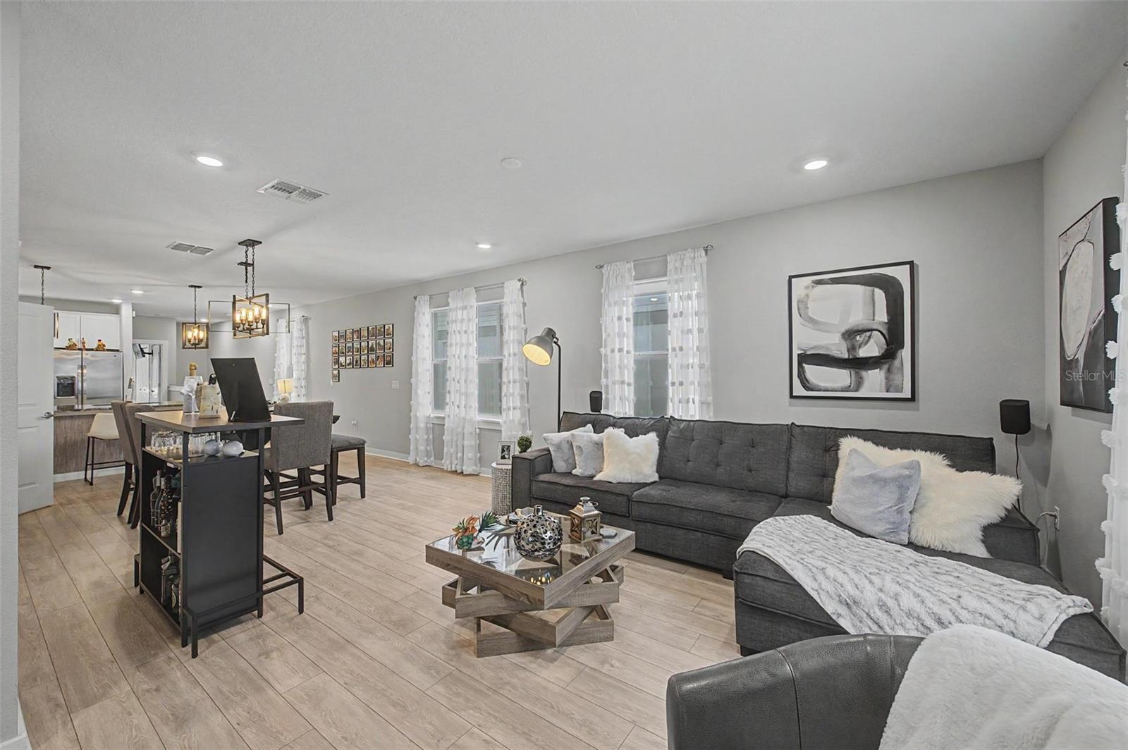 SOUTHSIDE REV PLAT OF LOTS 1 TO 14 INCL BLK 5 AND - Residential