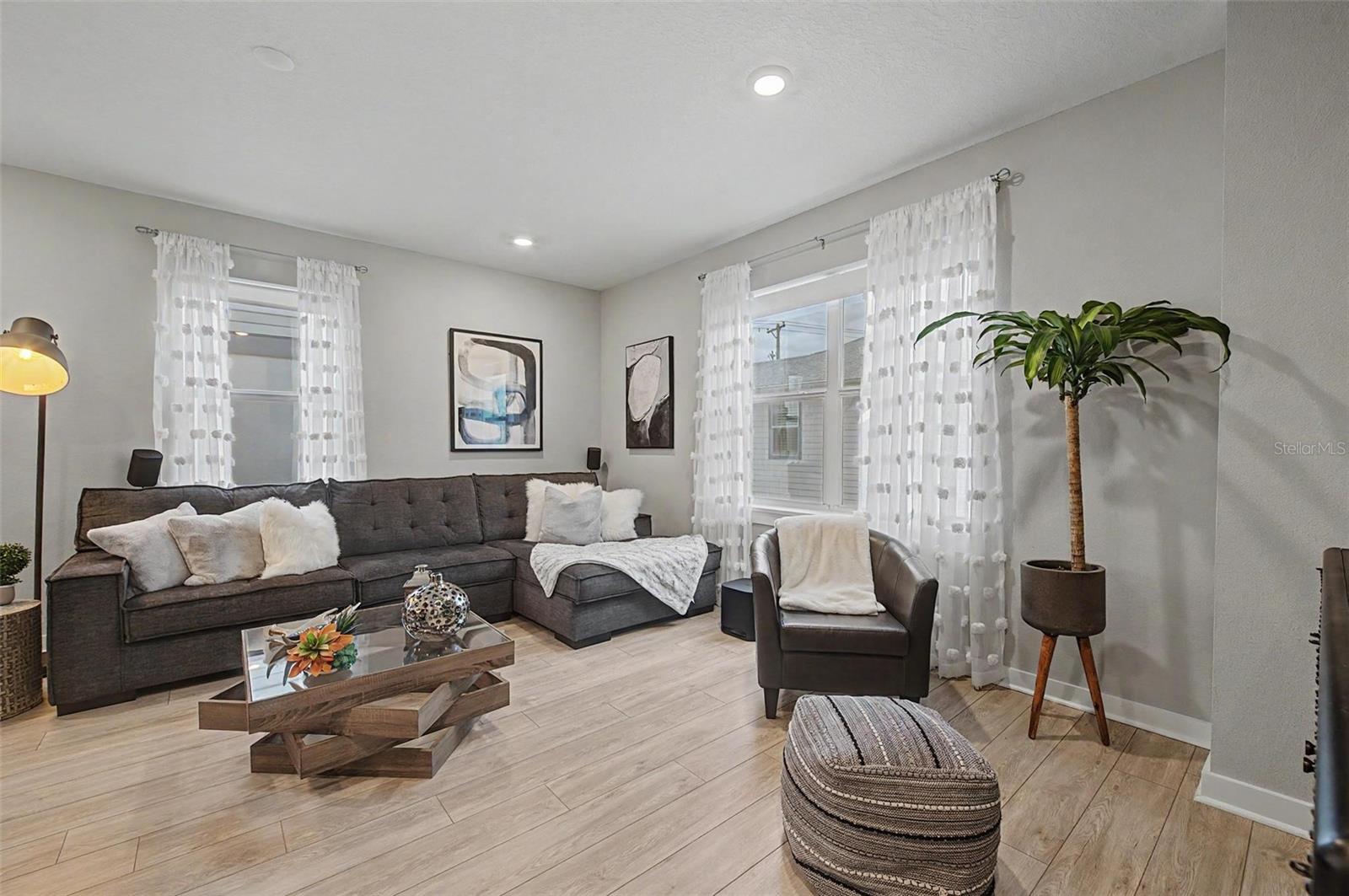 SOUTHSIDE REV PLAT OF LOTS 1 TO 14 INCL BLK 5 AND - Residential