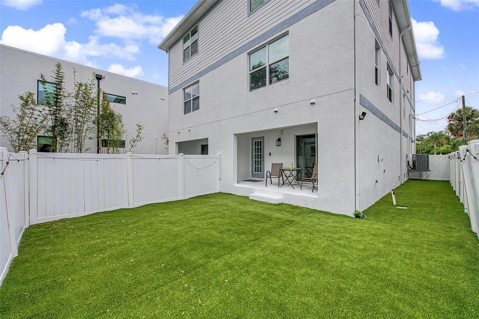SOUTHSIDE REV PLAT OF LOTS 1 TO 14 INCL BLK 5 AND - Residential