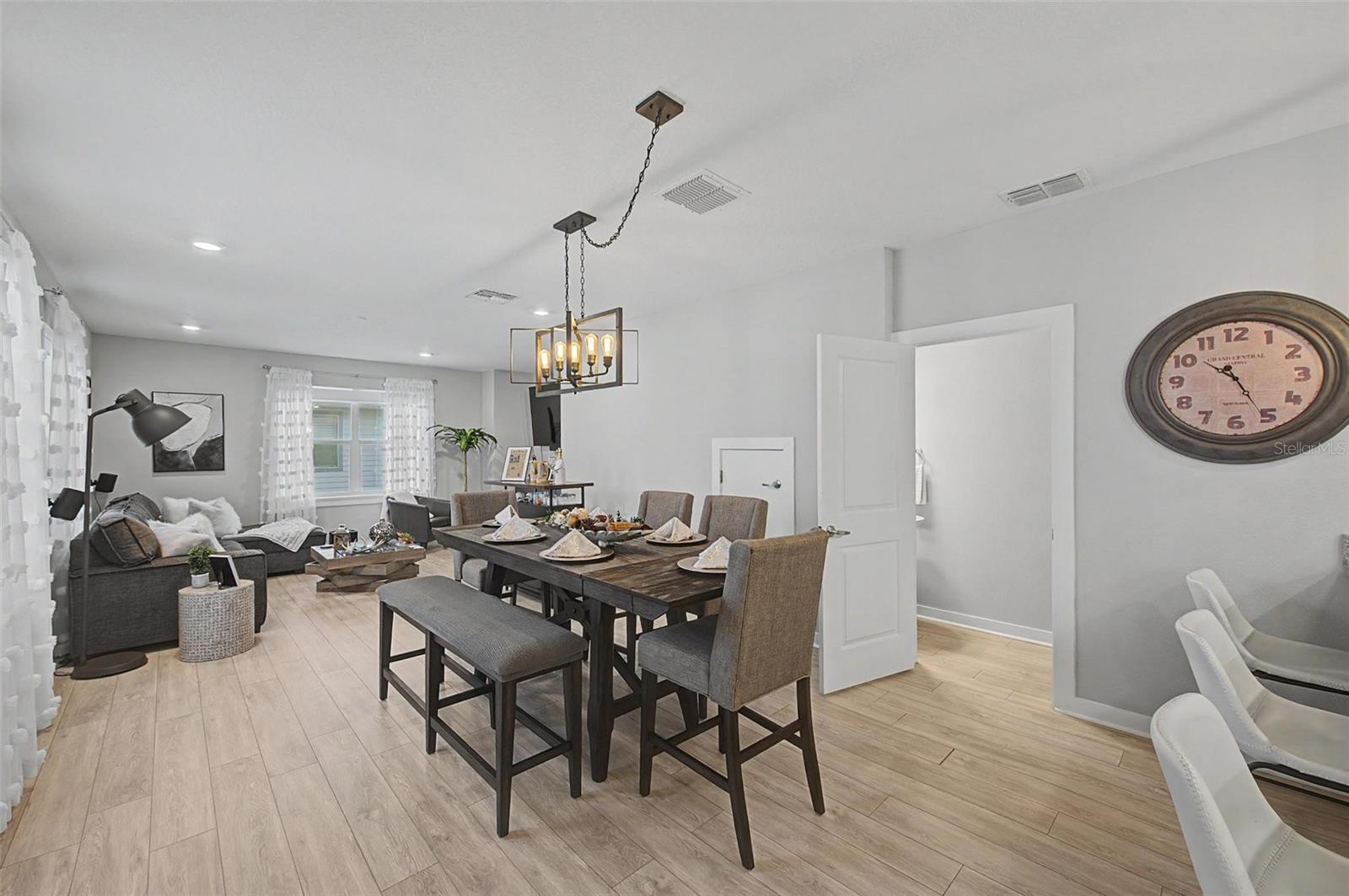 SOUTHSIDE REV PLAT OF LOTS 1 TO 14 INCL BLK 5 AND - Residential
