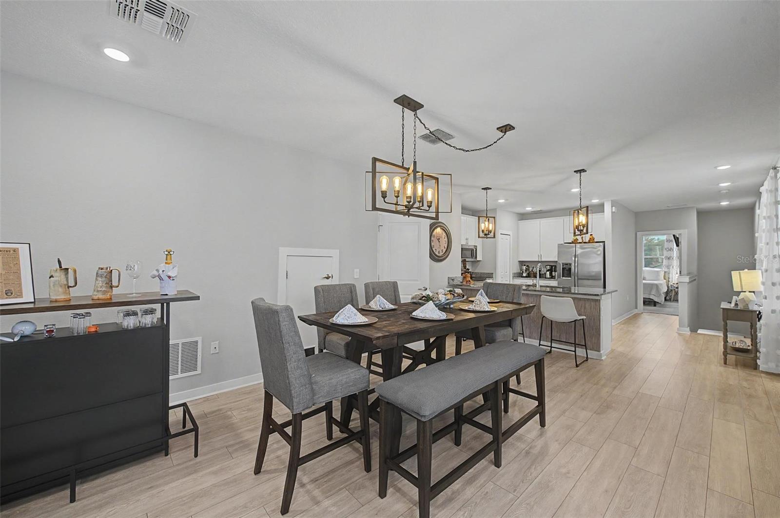 SOUTHSIDE REV PLAT OF LOTS 1 TO 14 INCL BLK 5 AND - Residential