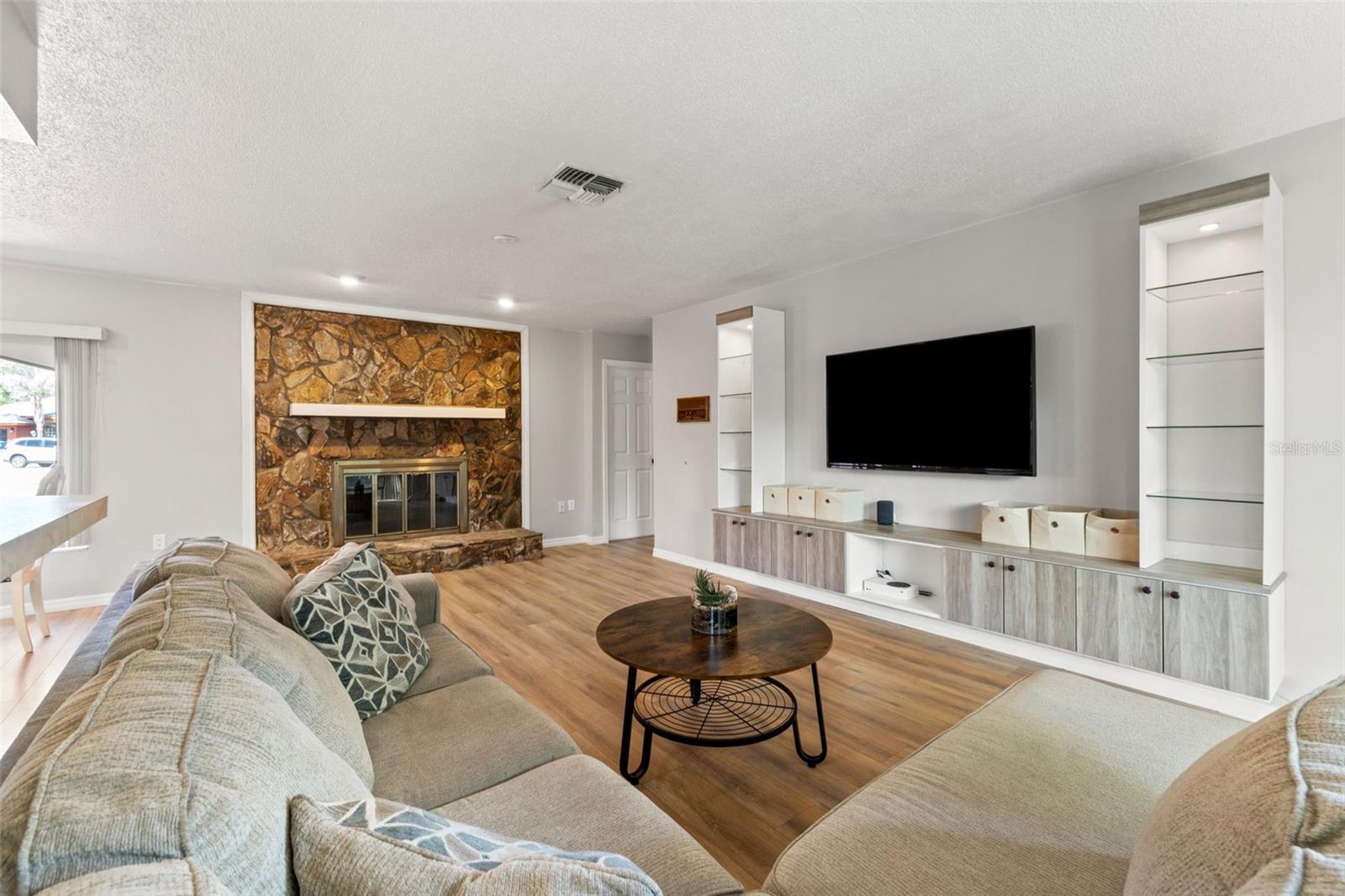 SPRING HILL - Residential