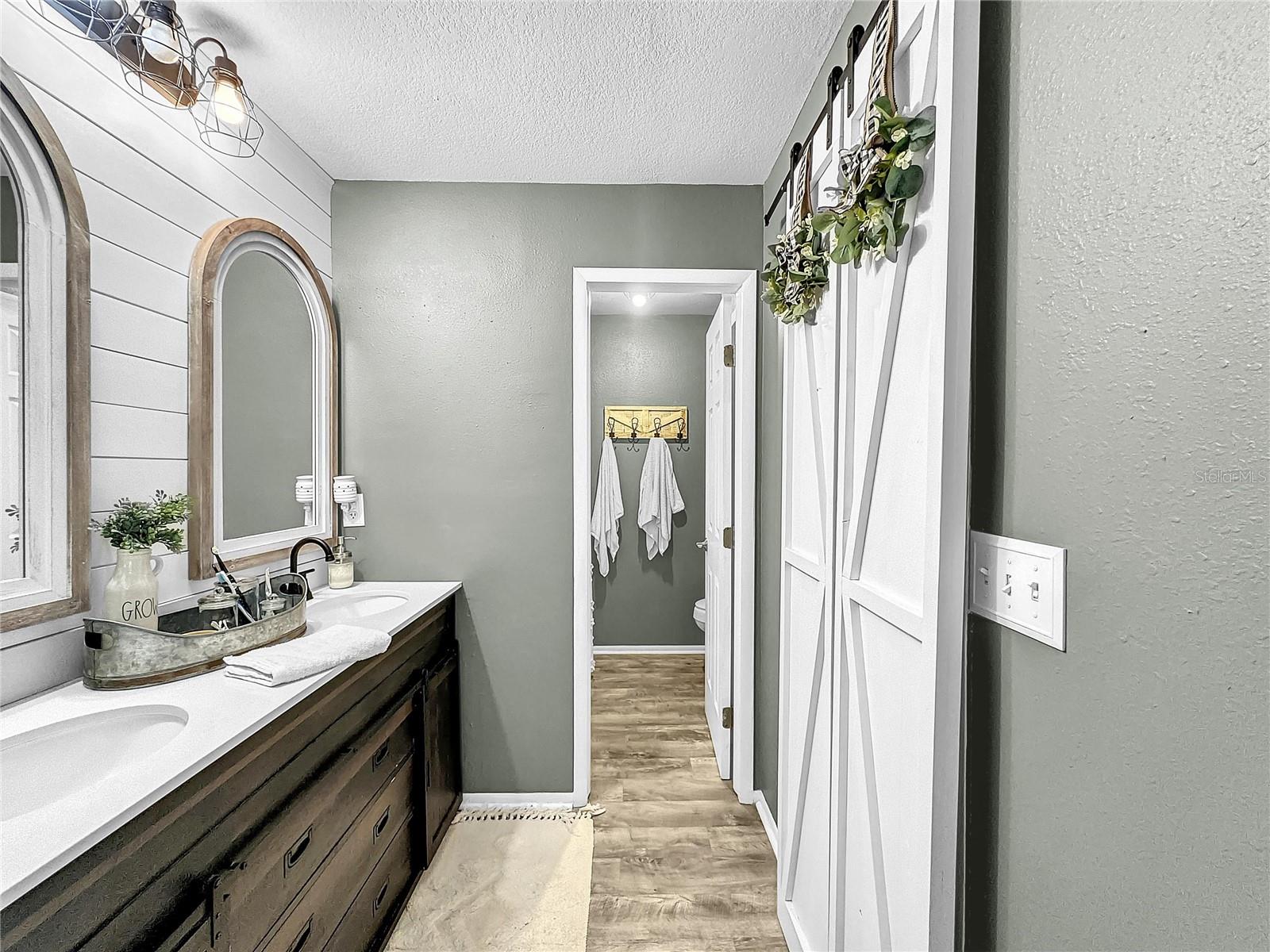 OAKWOOD - Residential