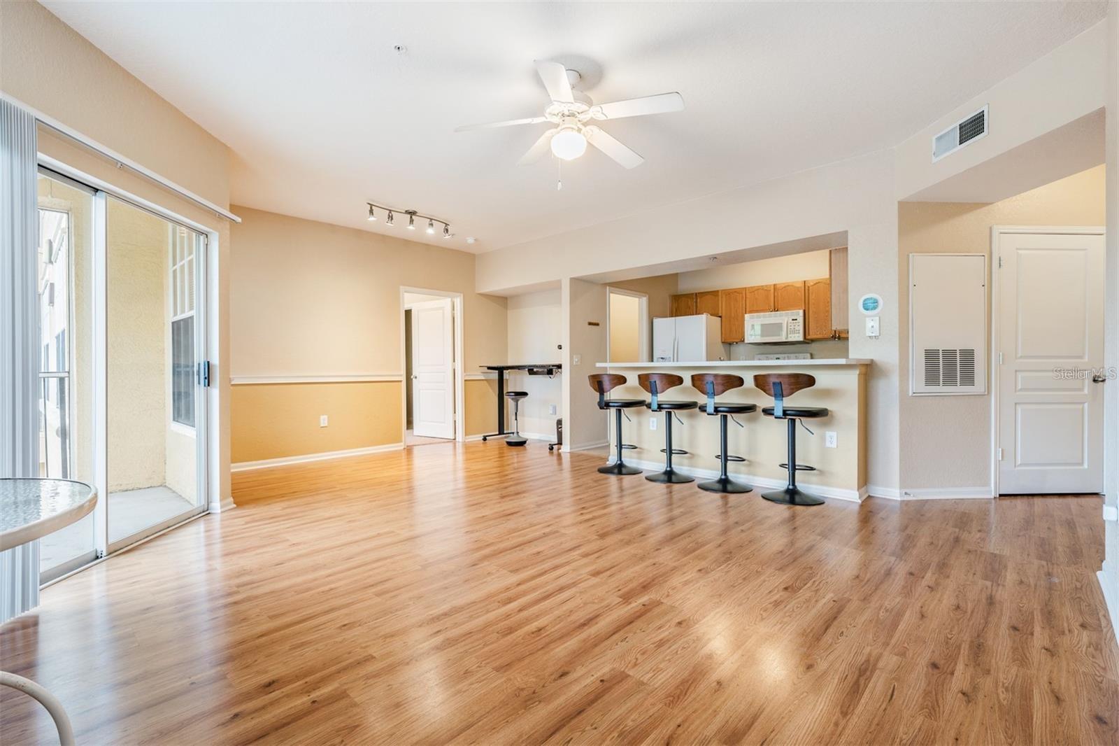 OXFORD PLACE AT TAMPA PALMS A - Residential Lease
