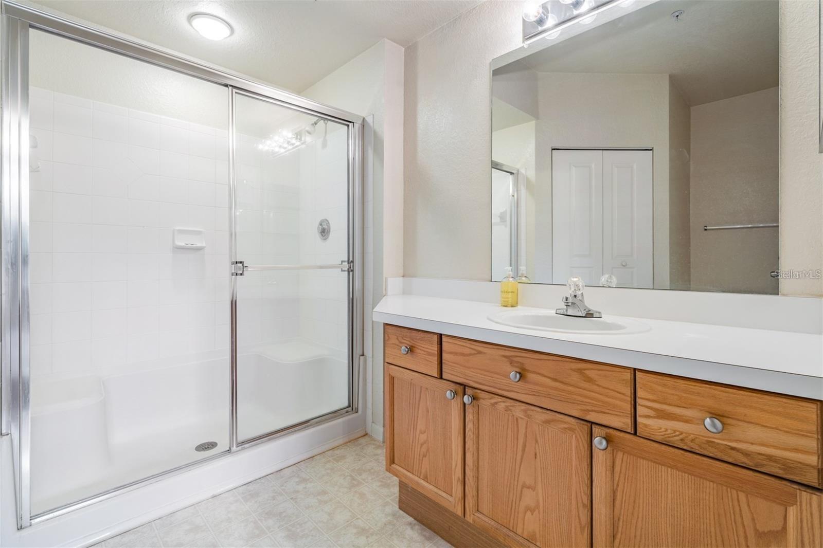 OXFORD PLACE AT TAMPA PALMS A - Residential Lease
