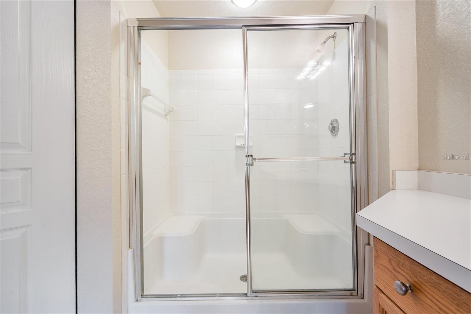 OXFORD PLACE AT TAMPA PALMS A - Residential Lease