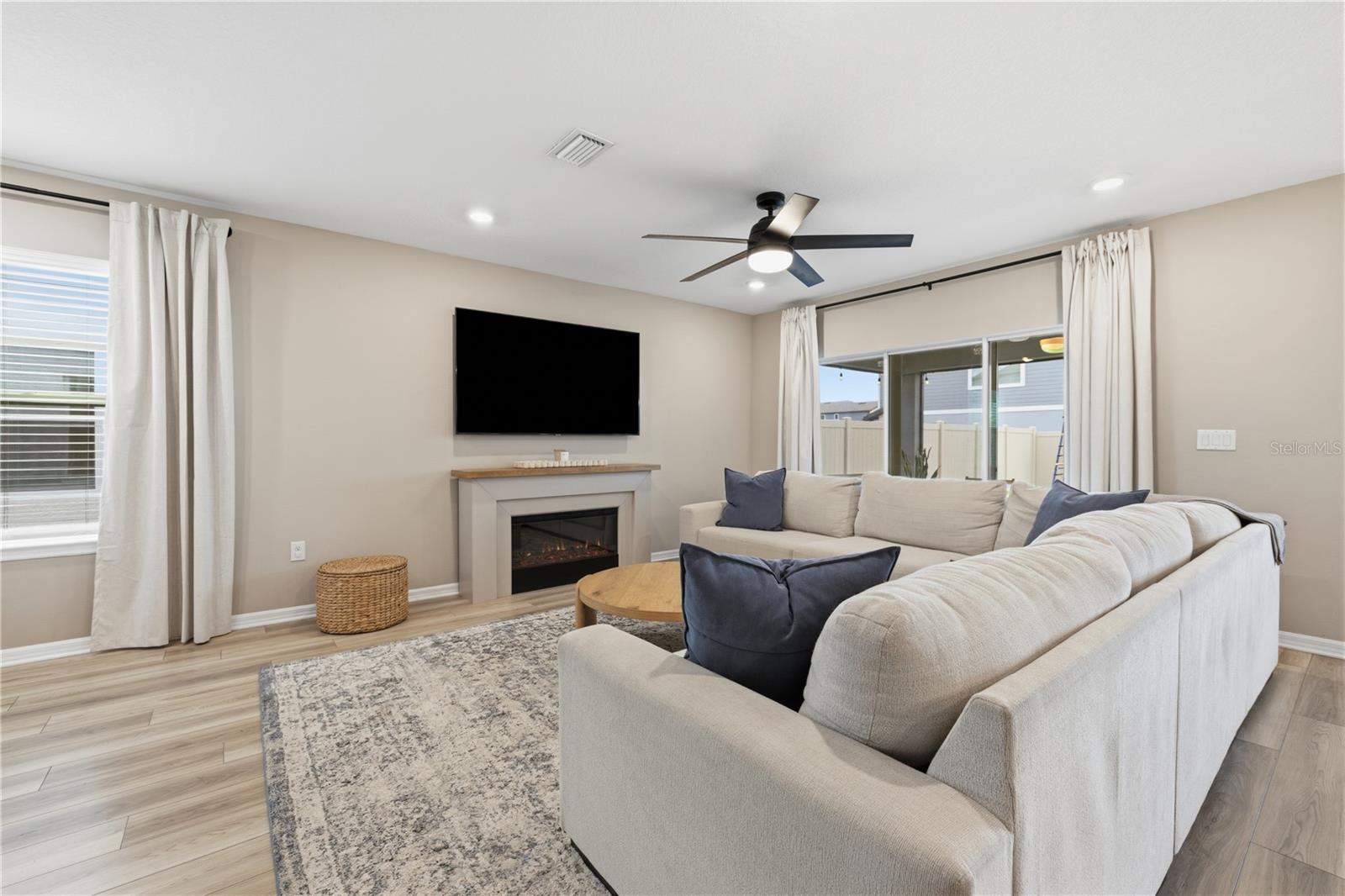 WHISPERING PINES PH 2 - Residential