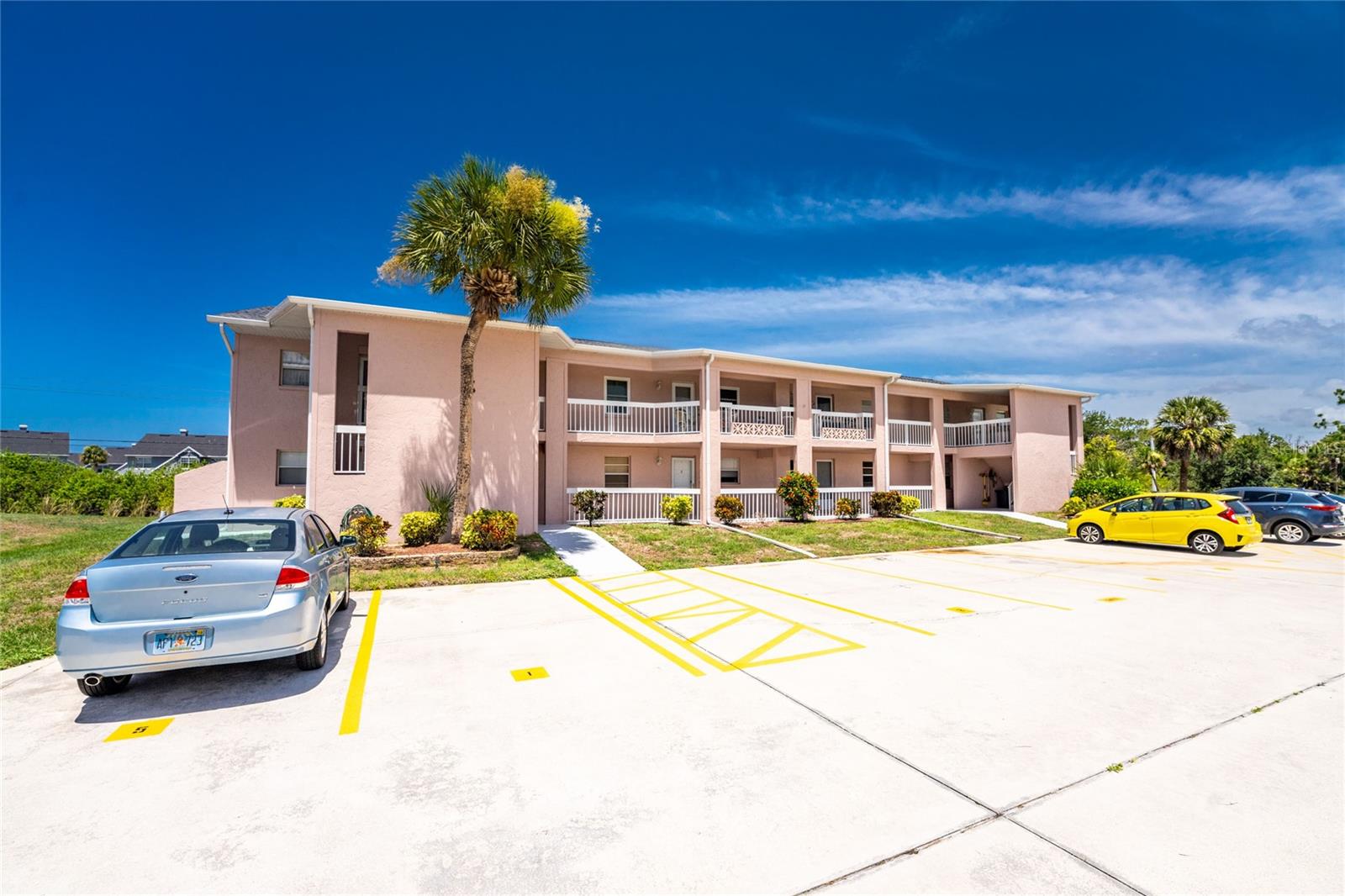 CLUBHOUSE - Residential