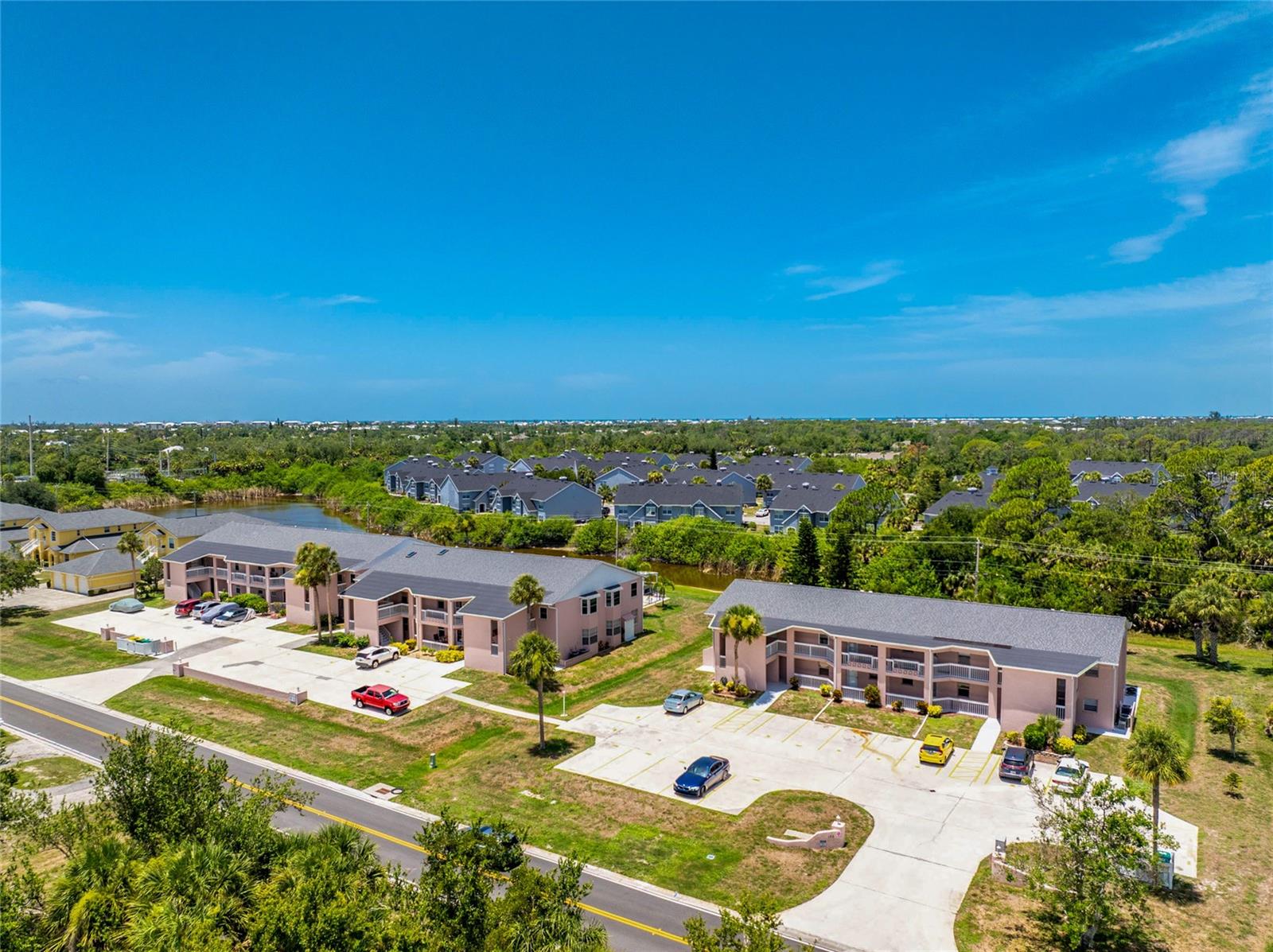 CLUBHOUSE - Residential