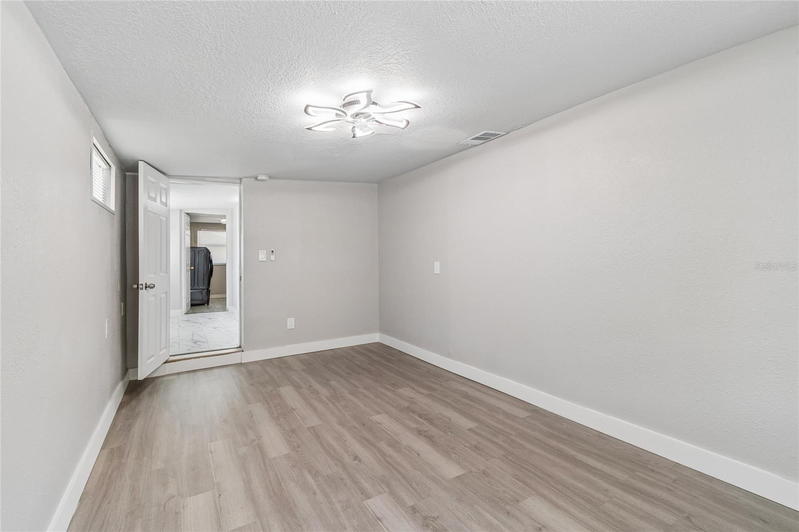 FERN CLIFF - Residential