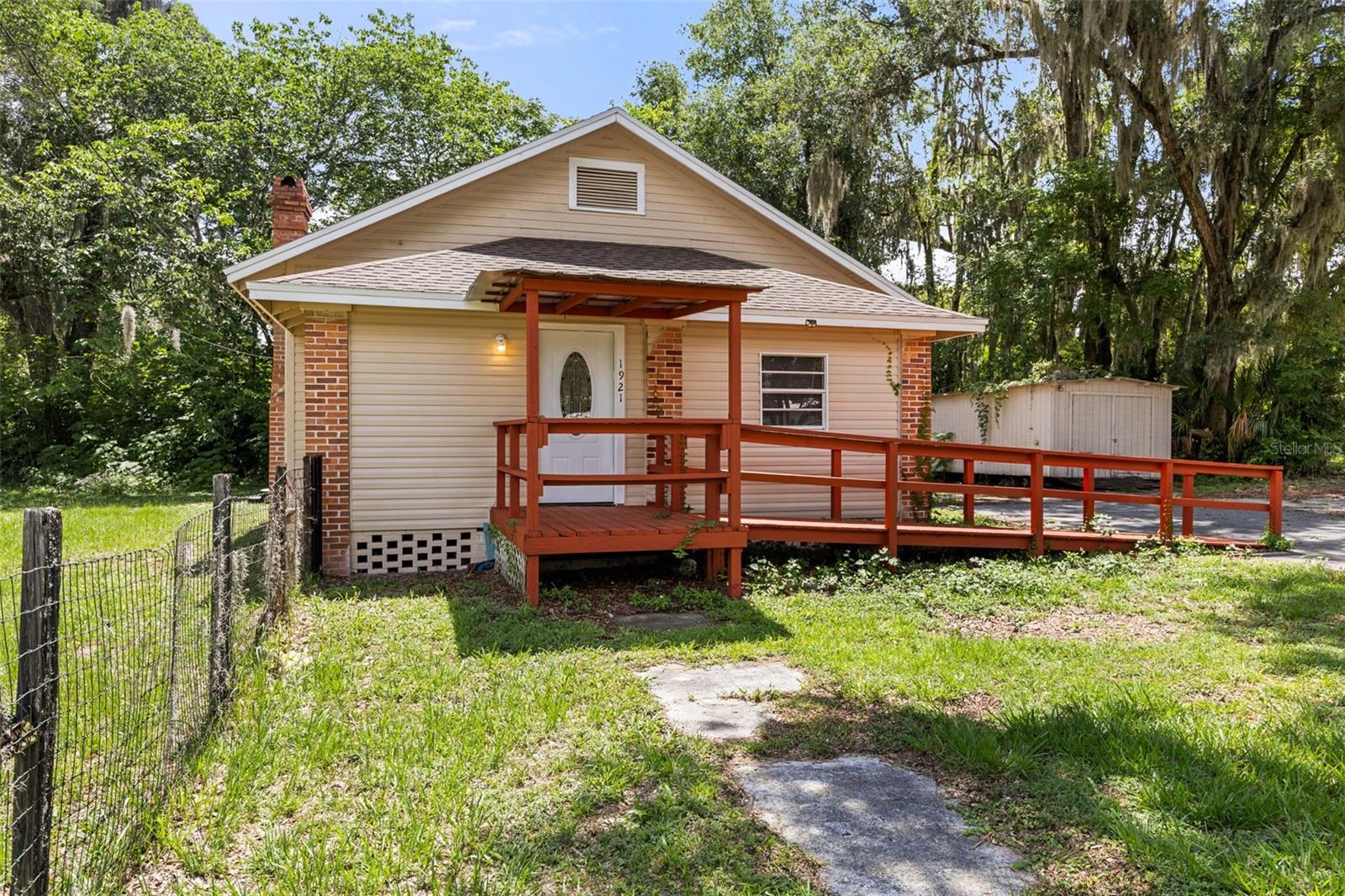 OAK CREST - Residential