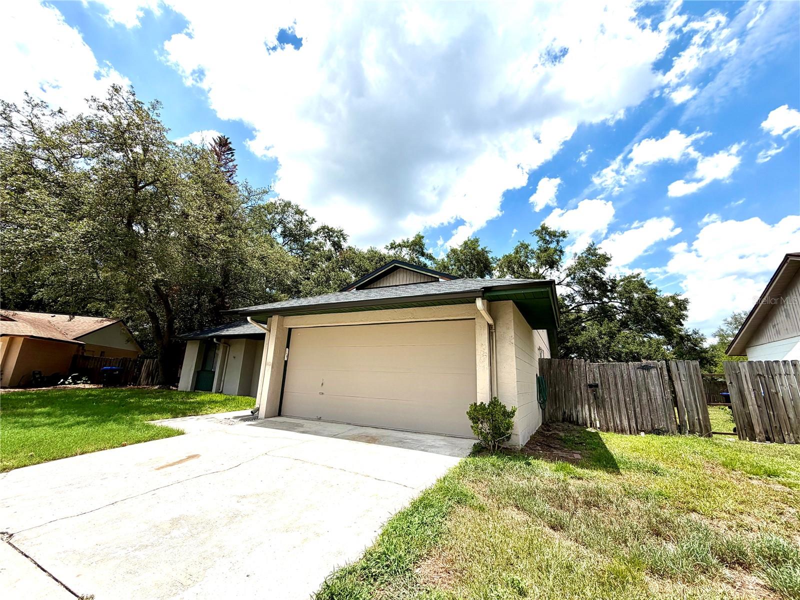 RIVERSIDE WOODS - Residential
