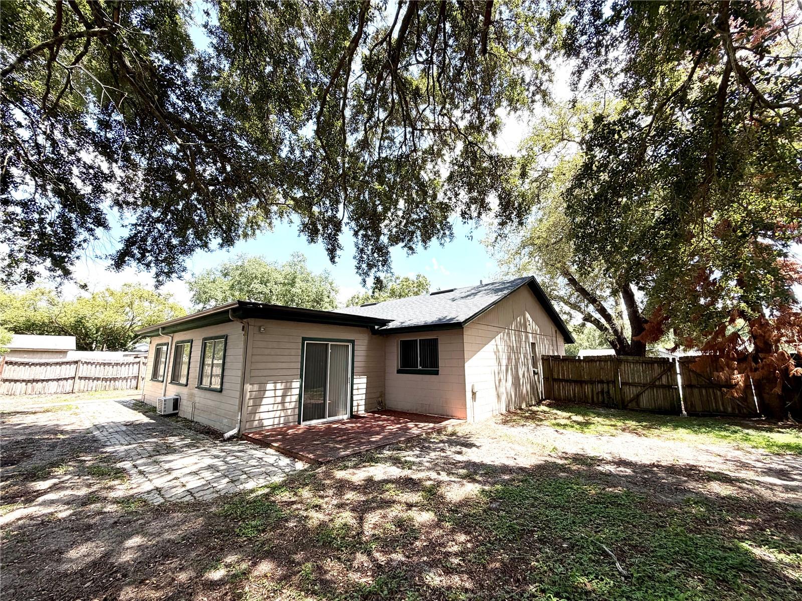 RIVERSIDE WOODS - Residential