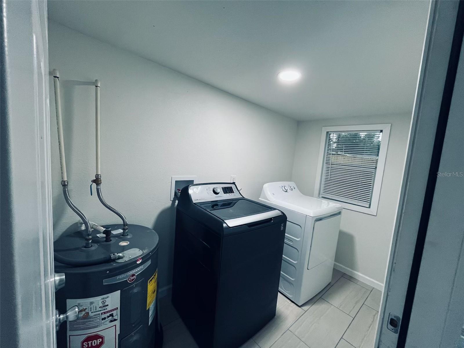 ZEPHYR HEIGHTS 1ST ADD - Residential Lease