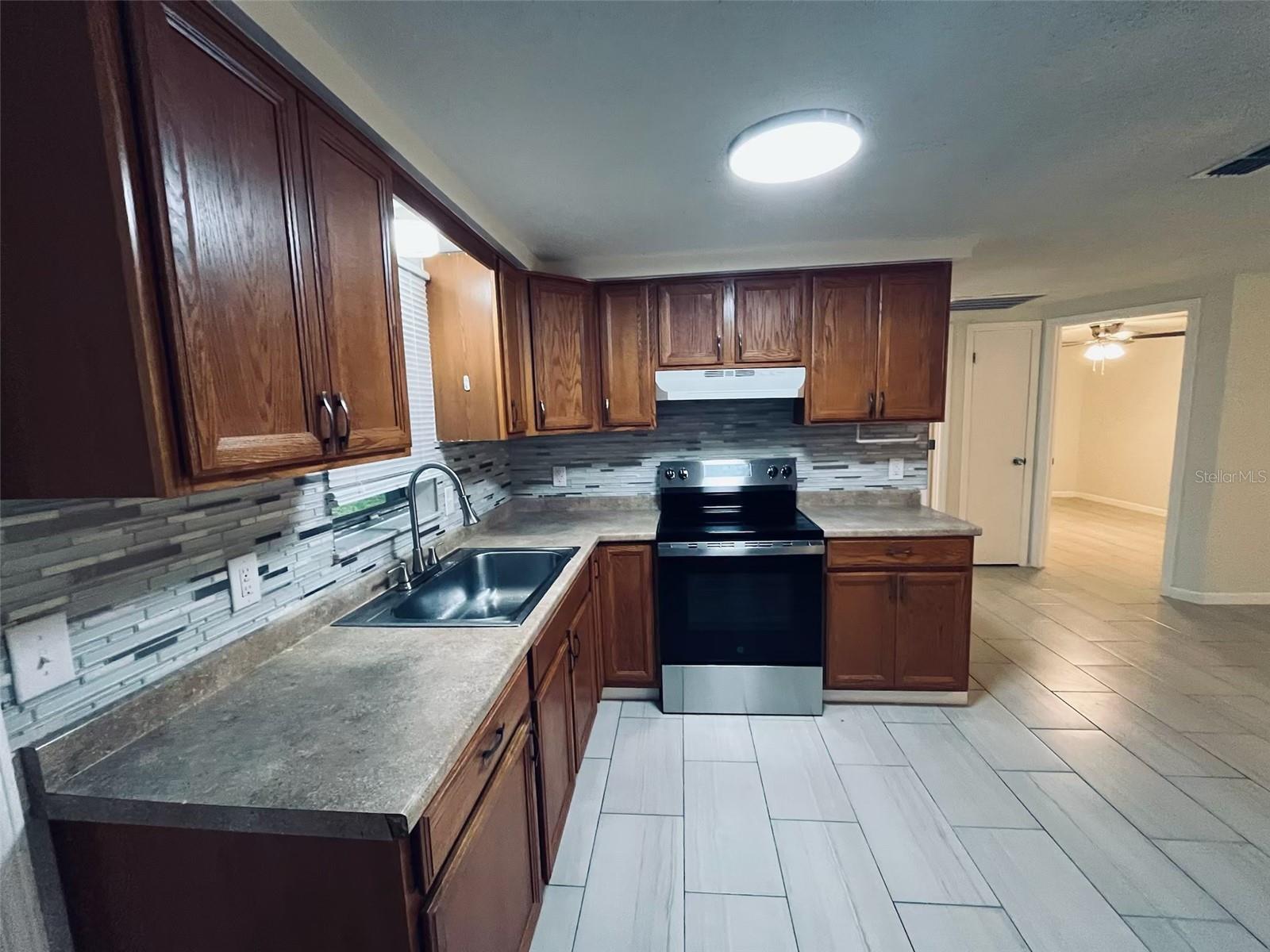 ZEPHYR HEIGHTS 1ST ADD - Residential Lease