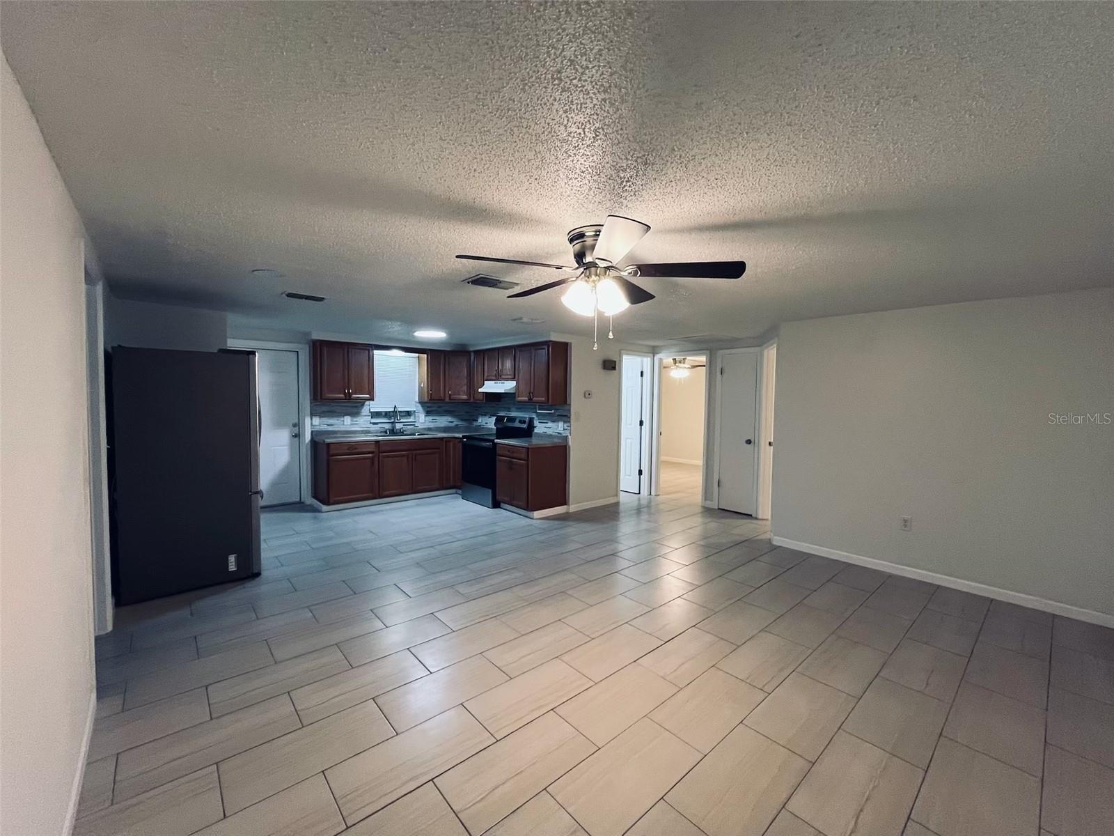 ZEPHYR HEIGHTS 1ST ADD - Residential Lease