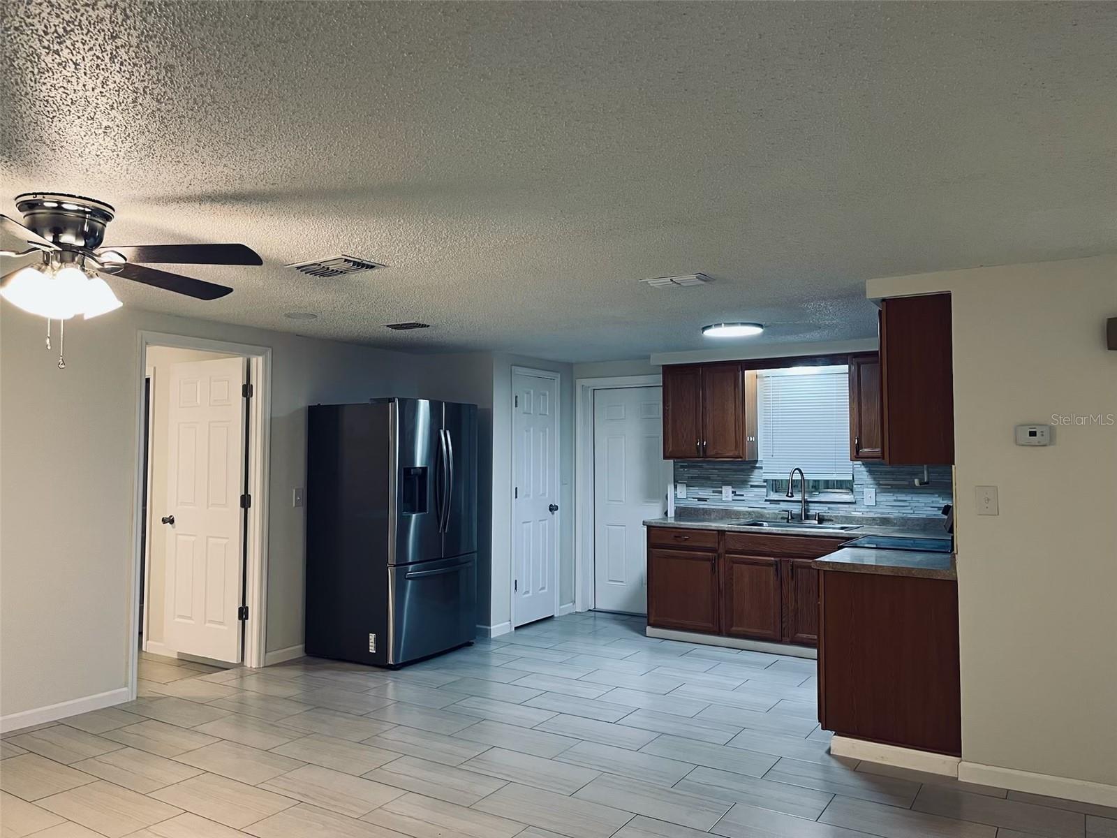 ZEPHYR HEIGHTS 1ST ADD - Residential Lease