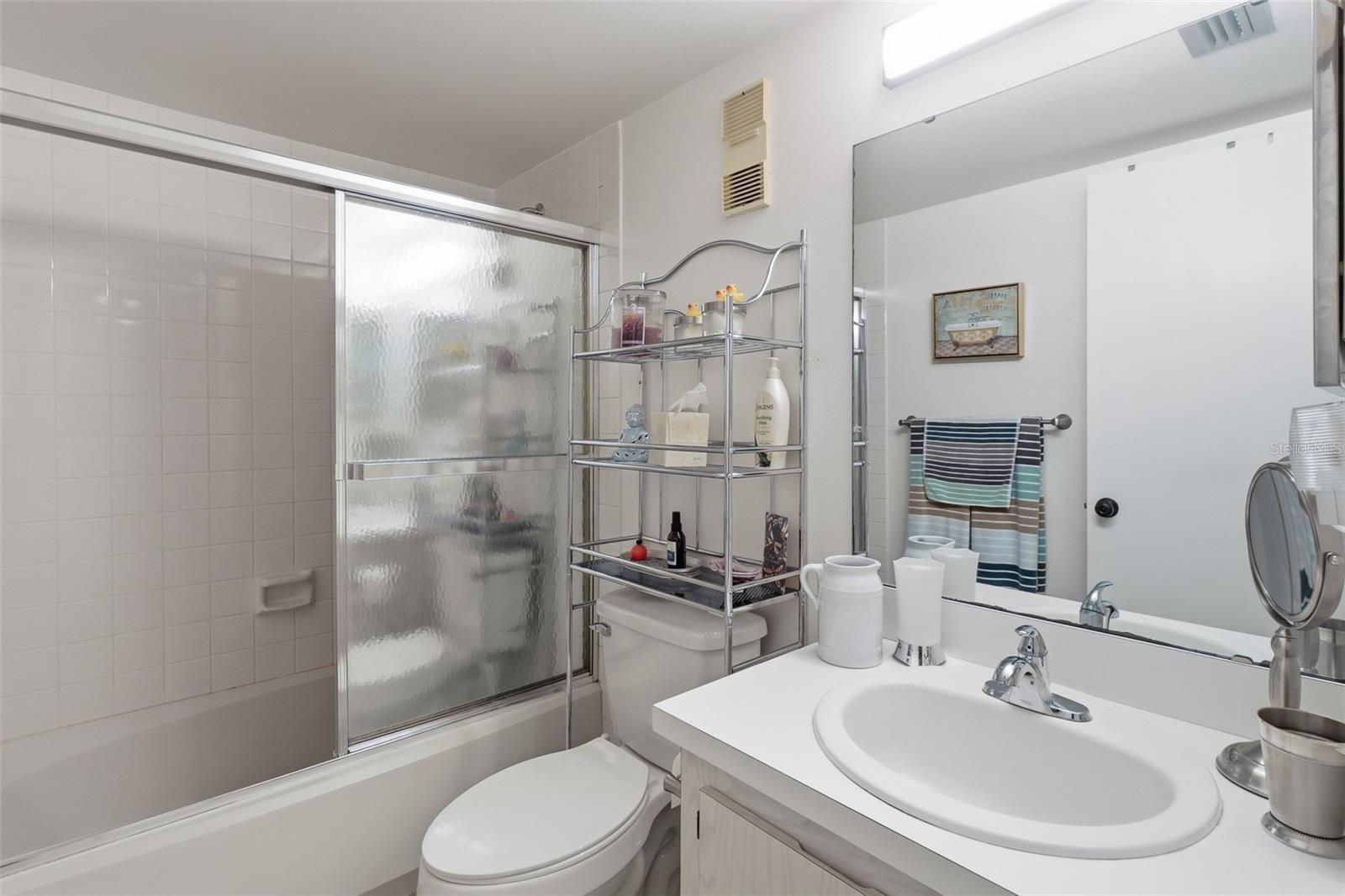 LAKESIDE CONDO APTS - Residential