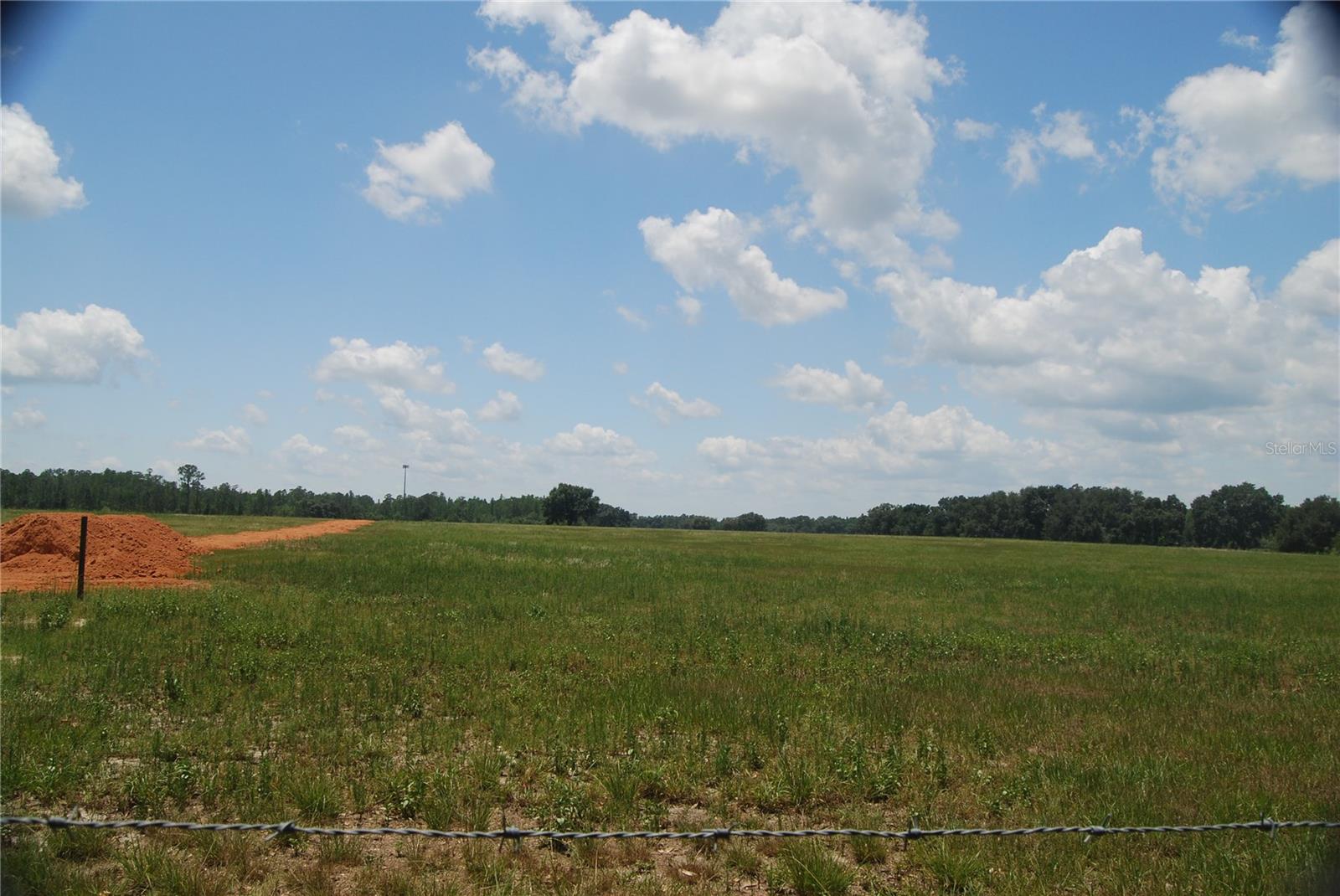 GROVELAND FARMS 20-23-25 - Land