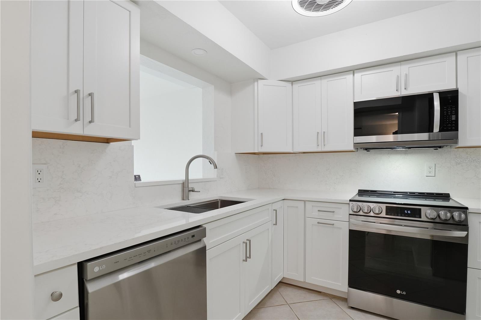 PALM-AIRE AT SARASOTA 8-B - Residential