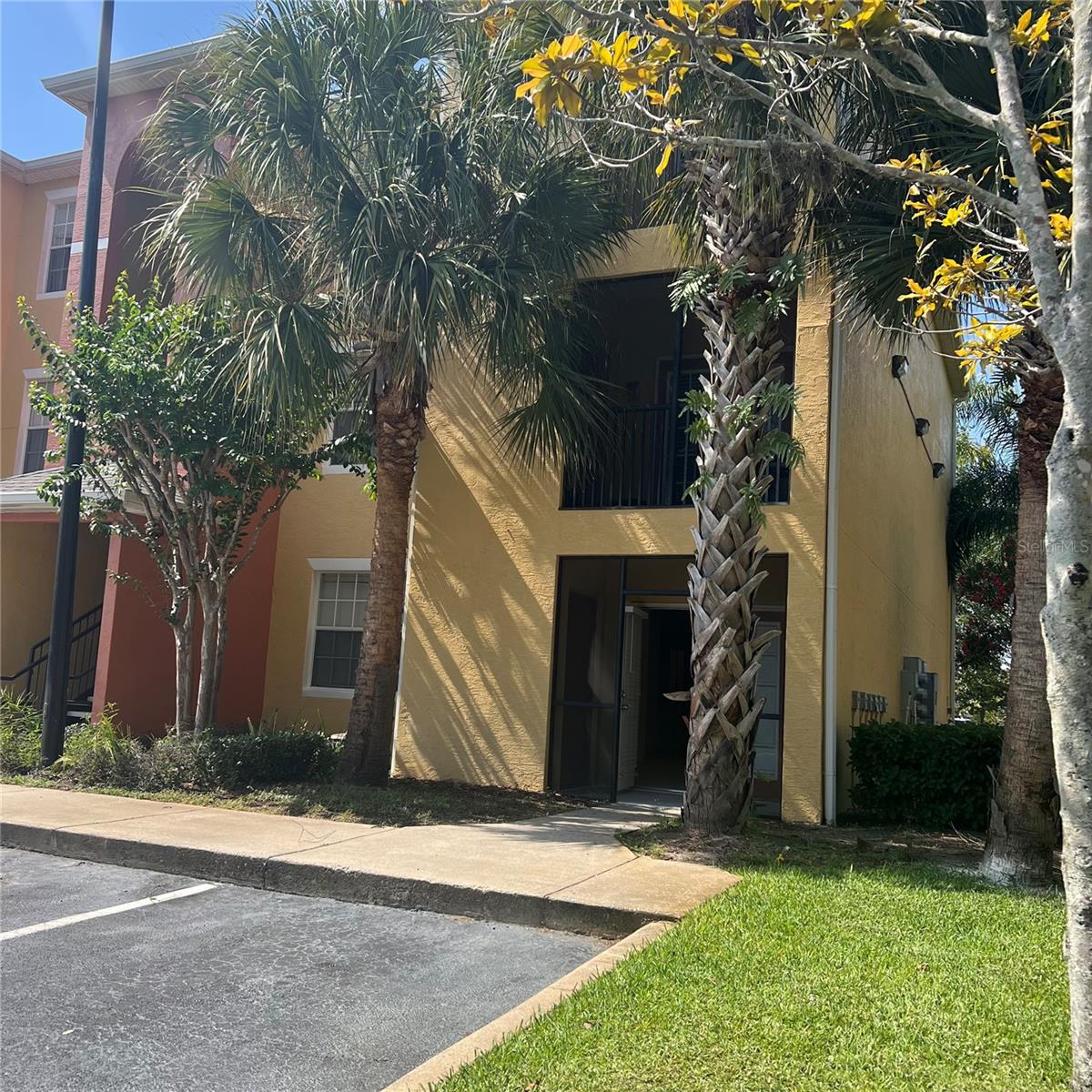PALMS VILLA RESIDENCES - Residential Lease