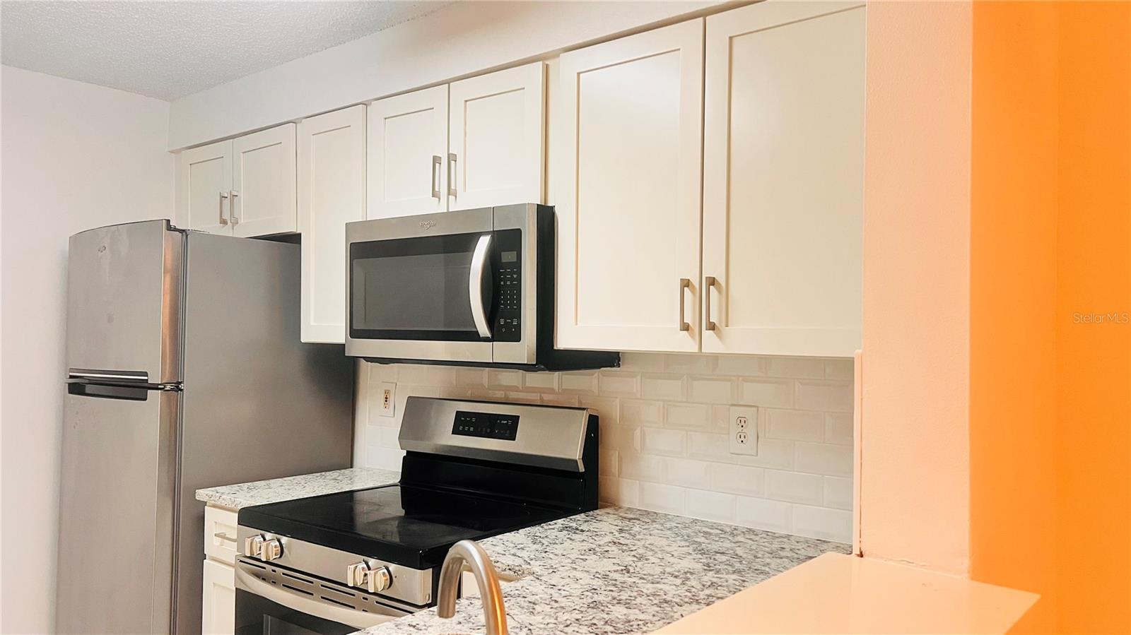 PALMS VILLA RESIDENCES - Residential Lease