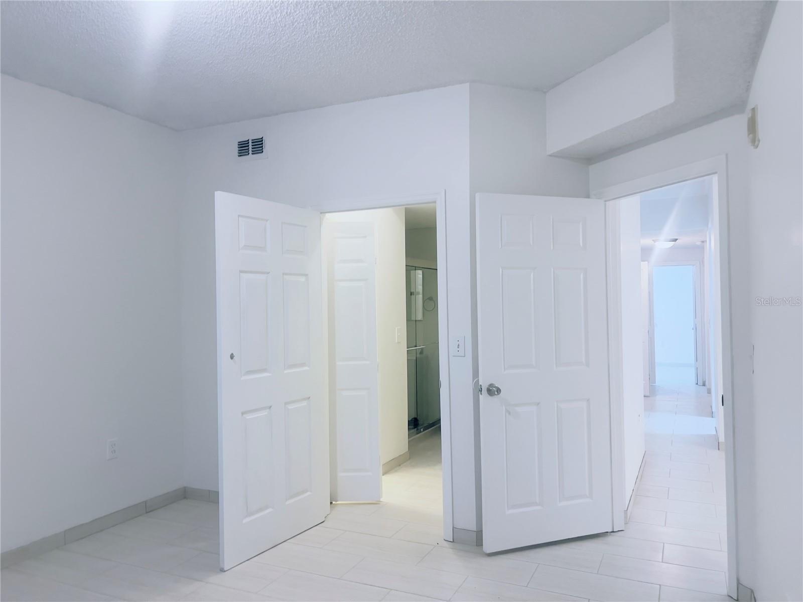 PALMS VILLA RESIDENCES - Residential Lease