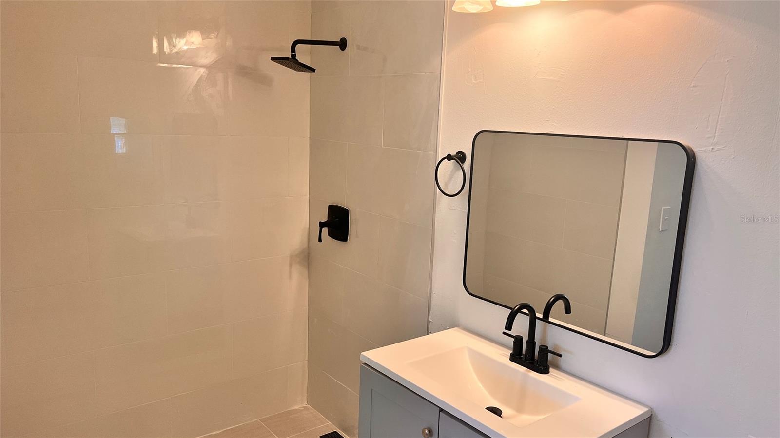 PALMS VILLA RESIDENCES - Residential Lease