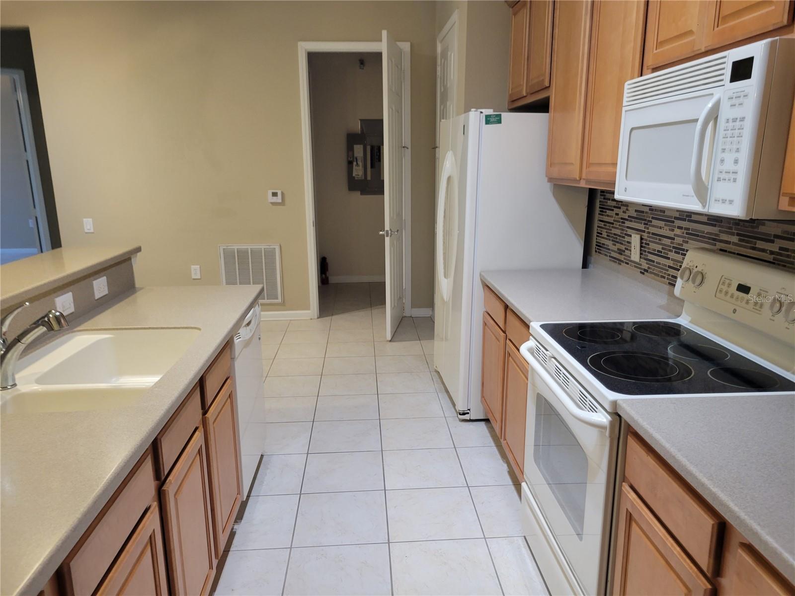 MONTEREY AT LAKE SEMINOLE CONDO - Residential