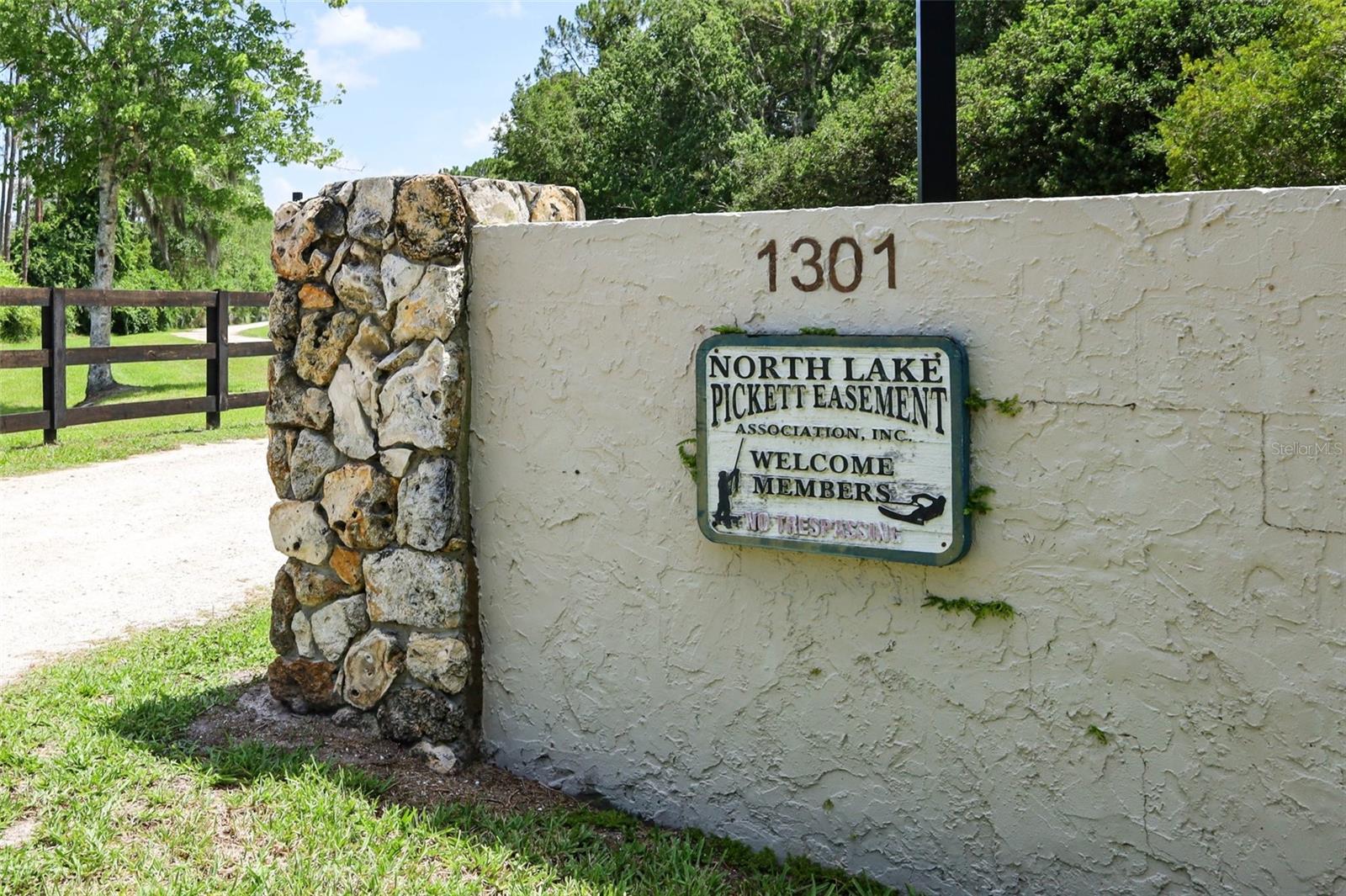 PICKETT DOWNS UNIT 4 - Residential