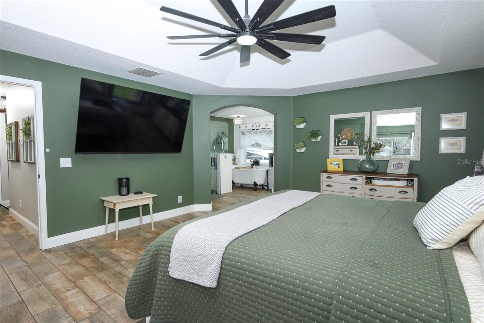PICKETT DOWNS UNIT 4 - Residential