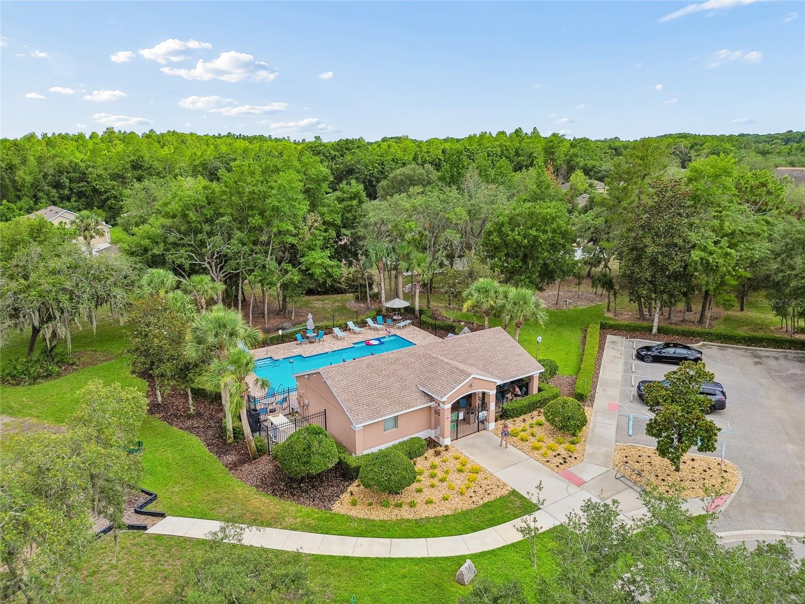 COLONY LAKES - Residential