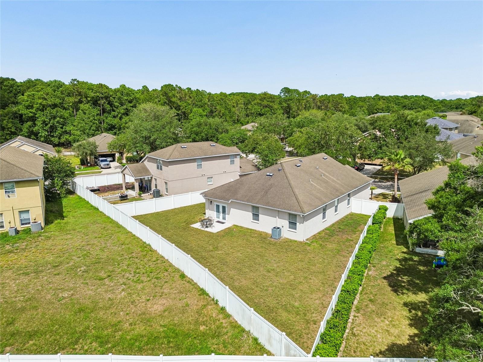 COLONY LAKES - Residential