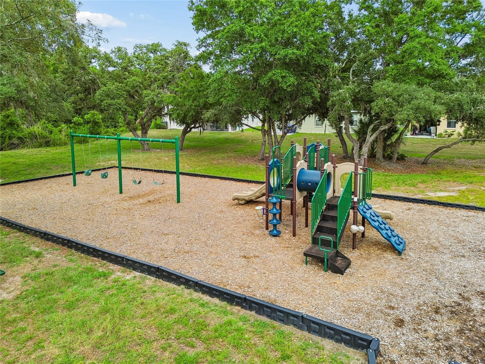 COLONY LAKES - Residential