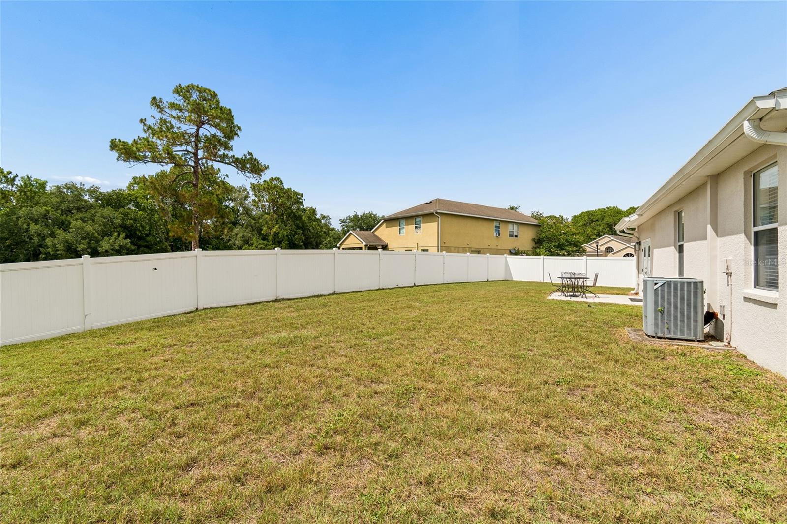 COLONY LAKES - Residential